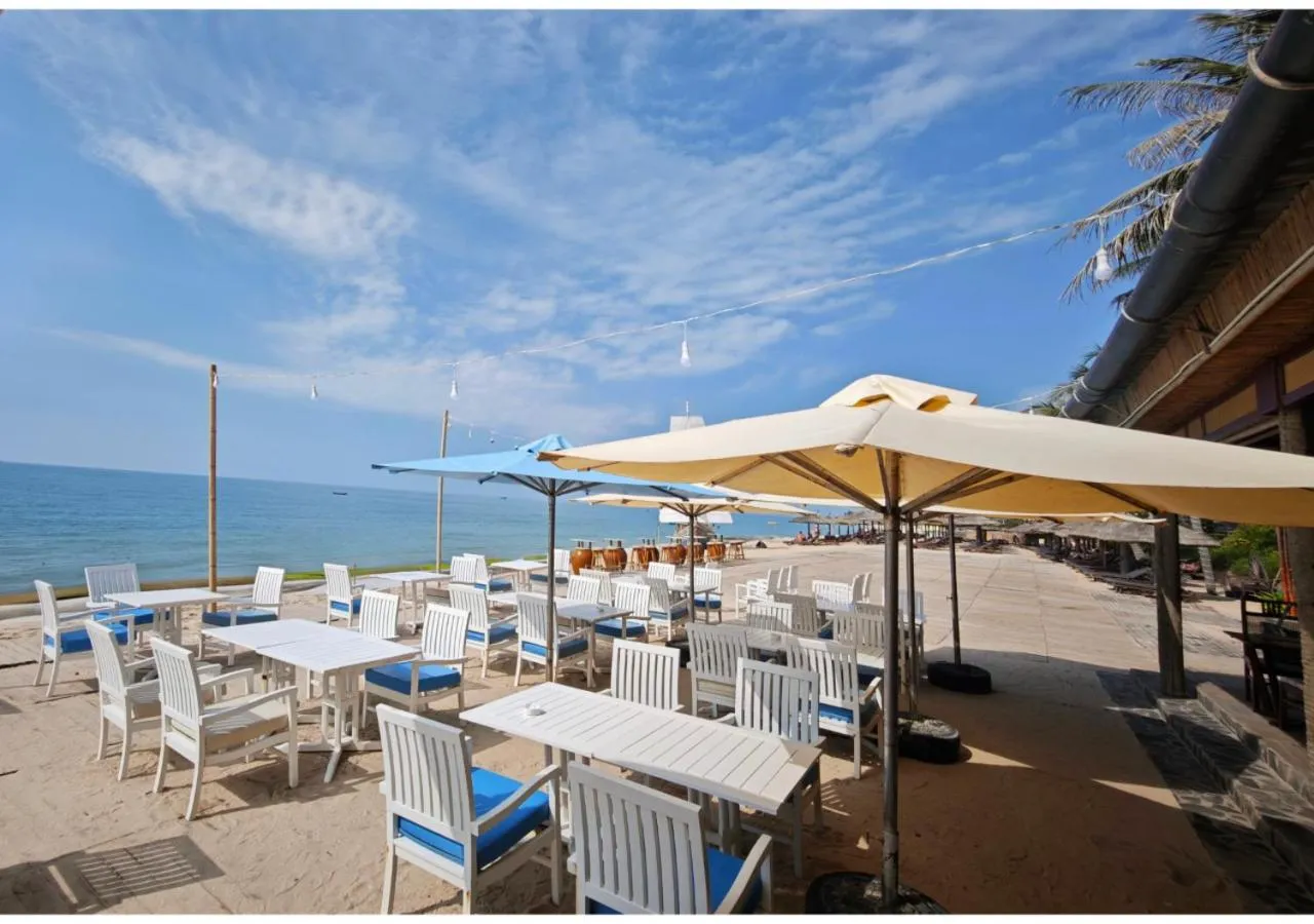 Restaurant/places to eat in Bamboo Village Beach Resort & Spa