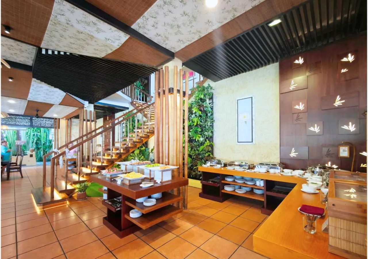 Restaurant/places to eat in Bamboo Village Beach Resort & Spa