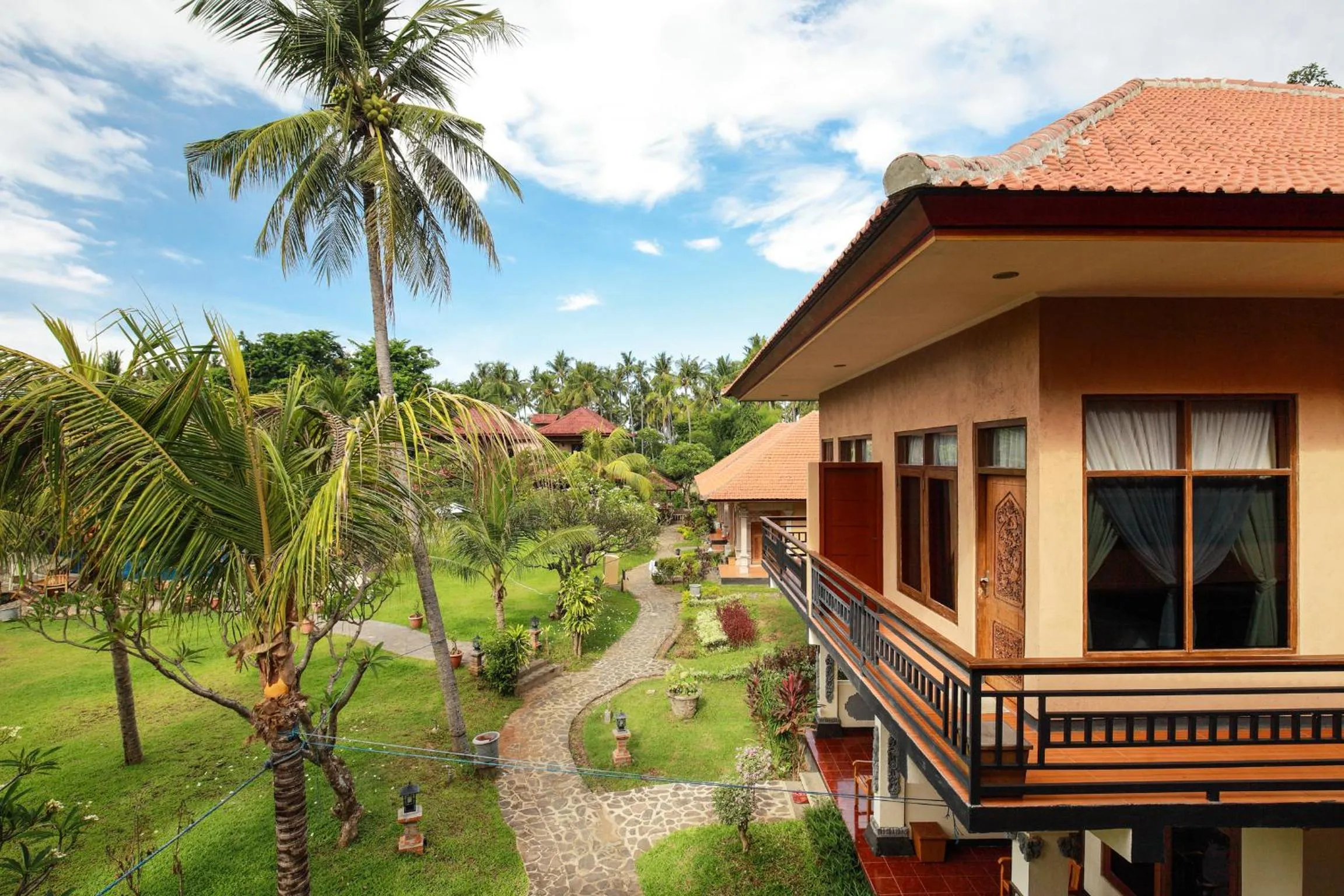 Garden view in Banyualit Spa 'n Resort Lovina