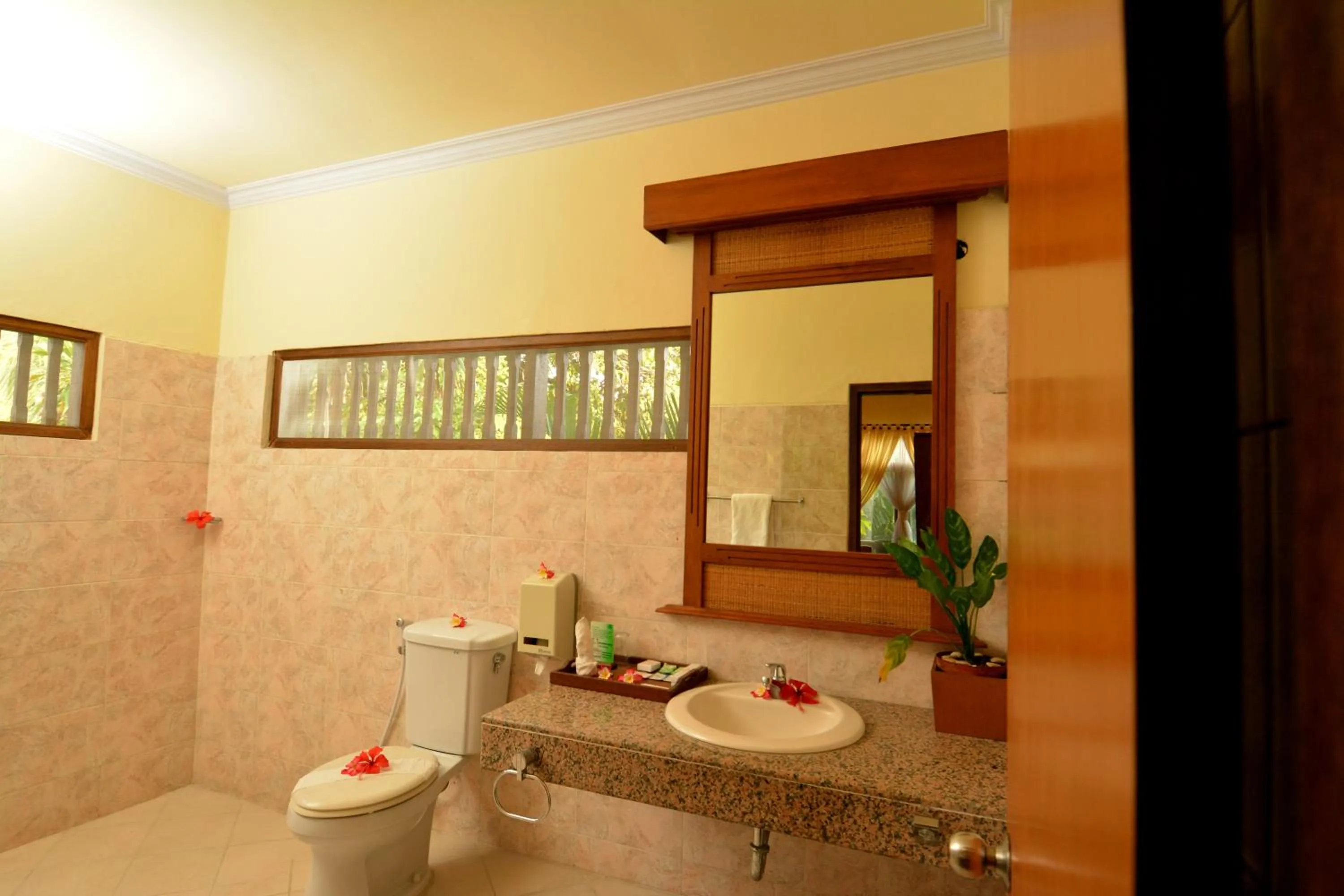 Bathroom in Banyualit Spa 'n Resort Lovina