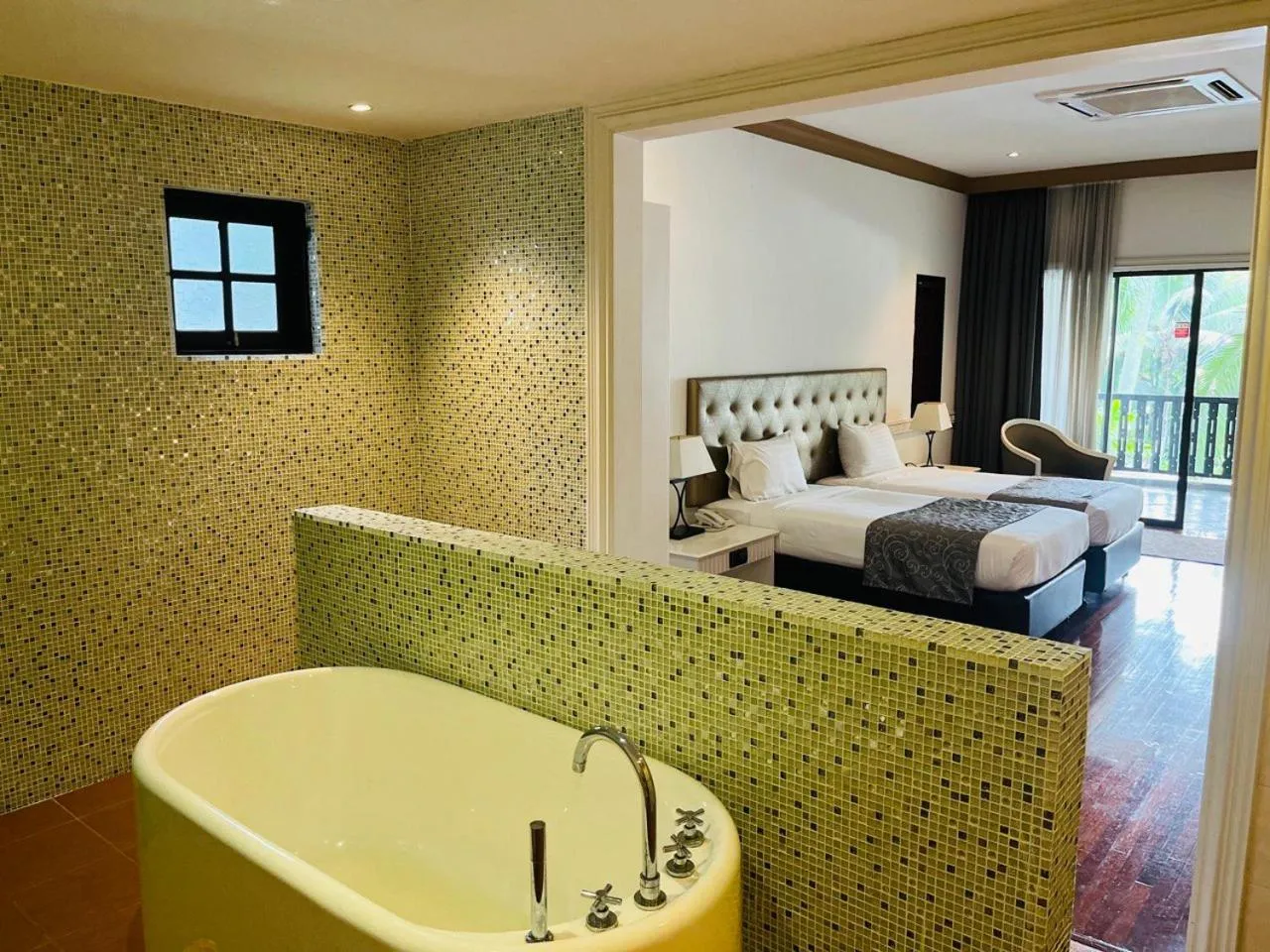 Bath, Bed in Mines Beach Resort Hotel