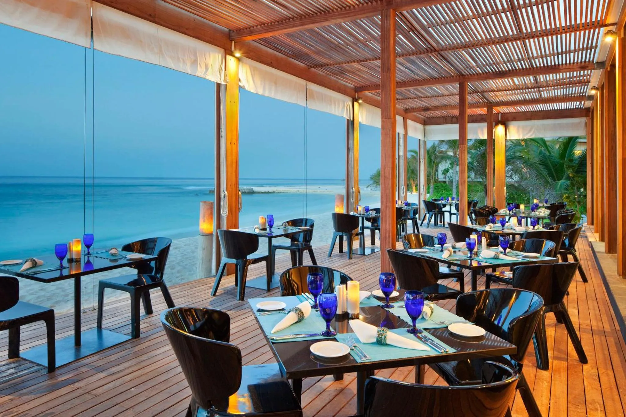 Restaurant/places to eat in Holiday Inn Resort Kandooma Maldives - Kids Stay & Eat Free and Free Roundtrip Speed Boat for a minimum 4 nights stay