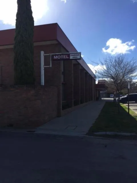 Street view in Colony Inn Hotel