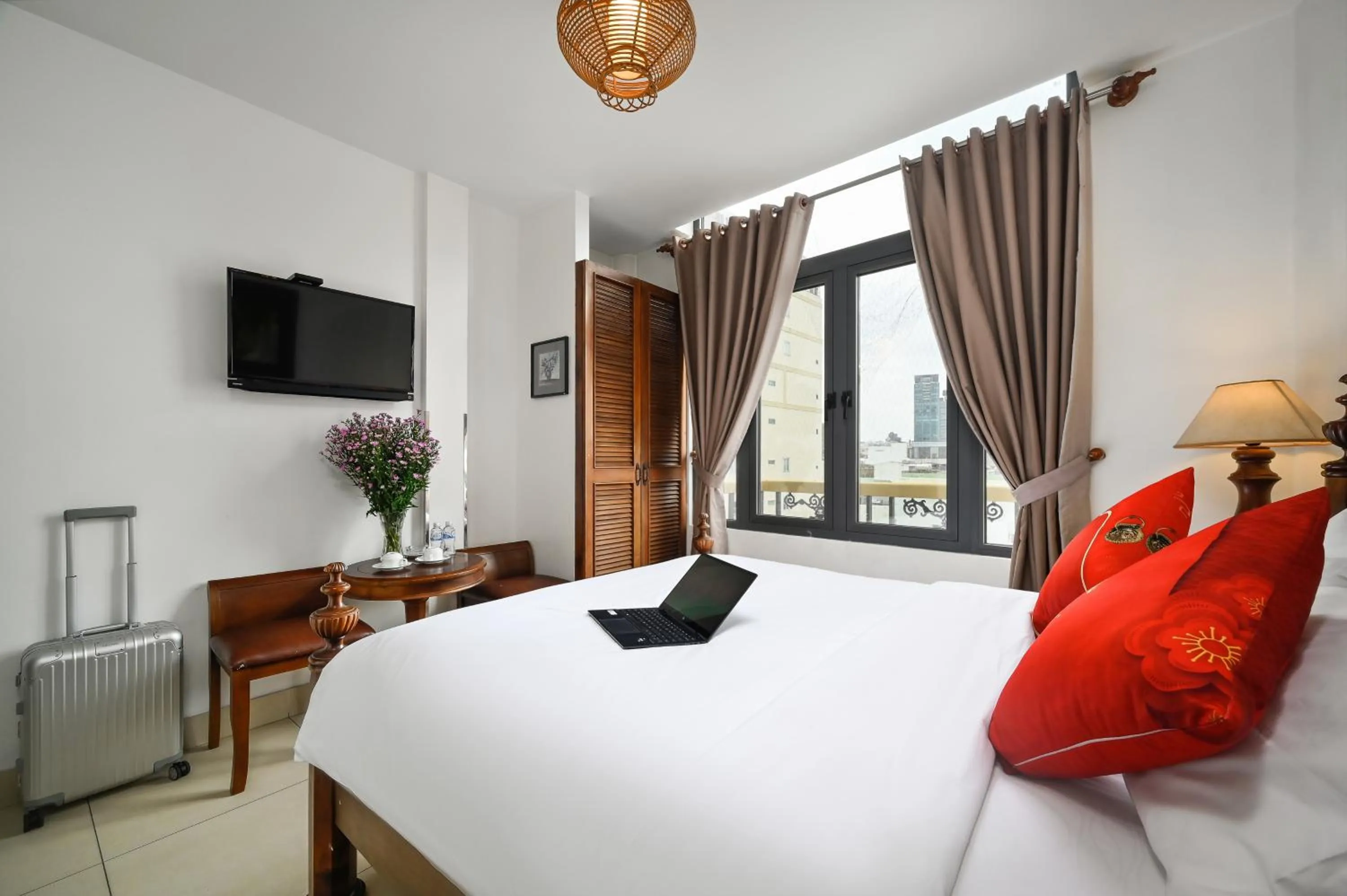 Communal lounge/ TV room, Bed in Halo Boutique Ben Thanh Hotel