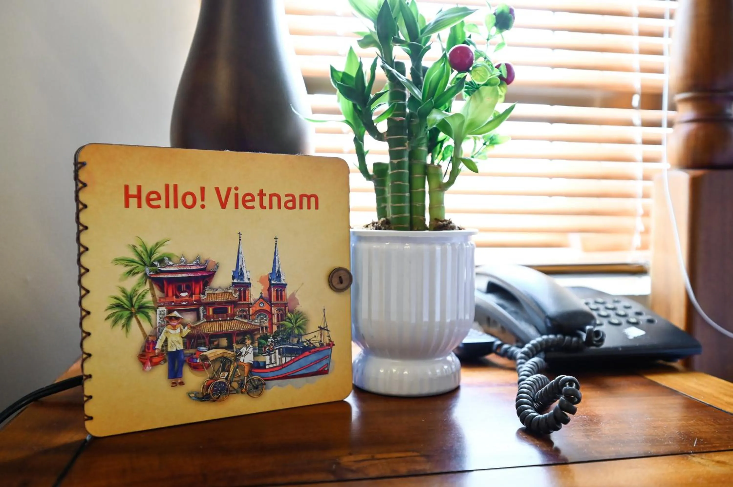 Text overlay in Halo Boutique Ben Thanh Hotel