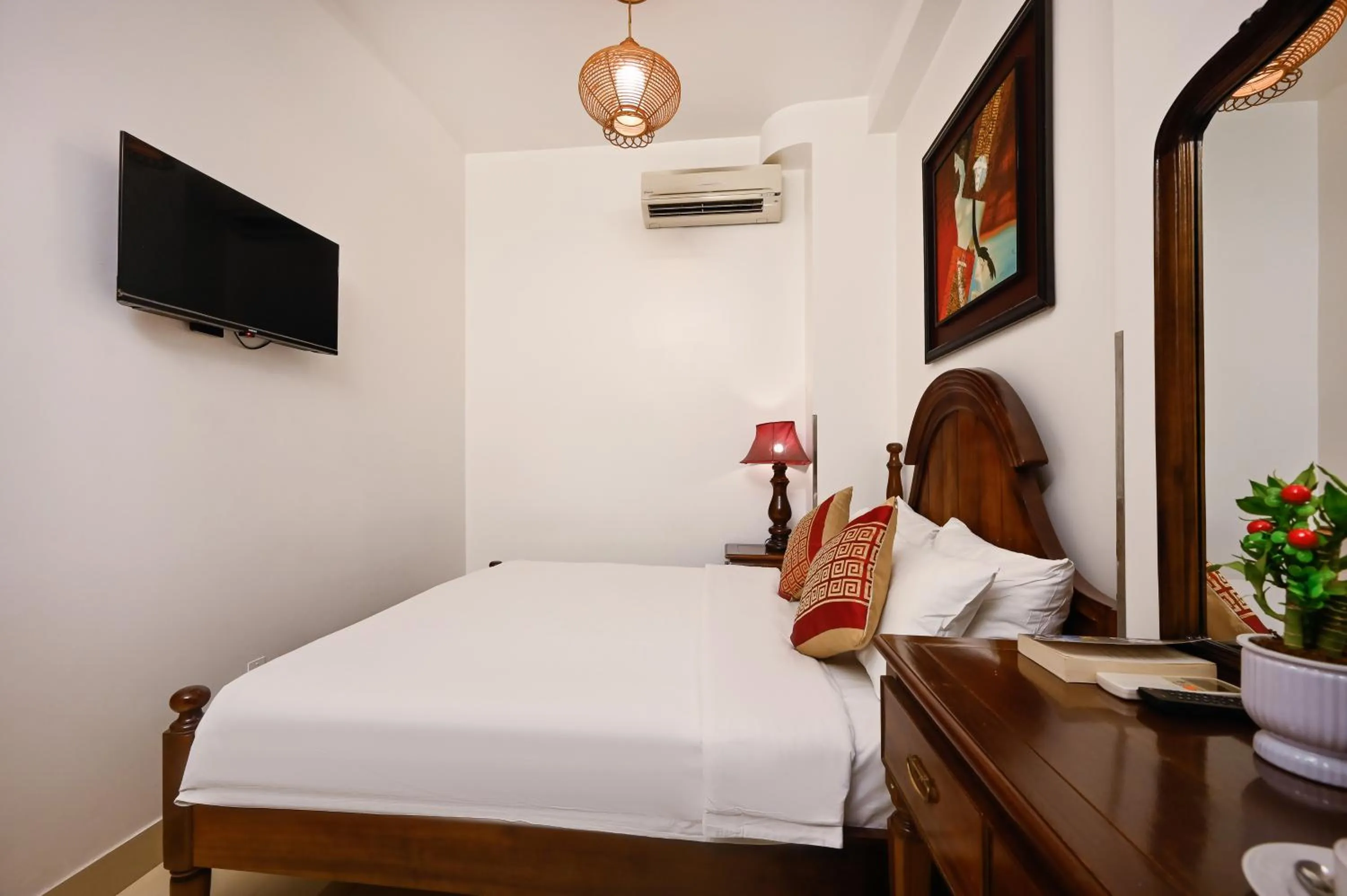 Bed in Halo Boutique Ben Thanh Hotel