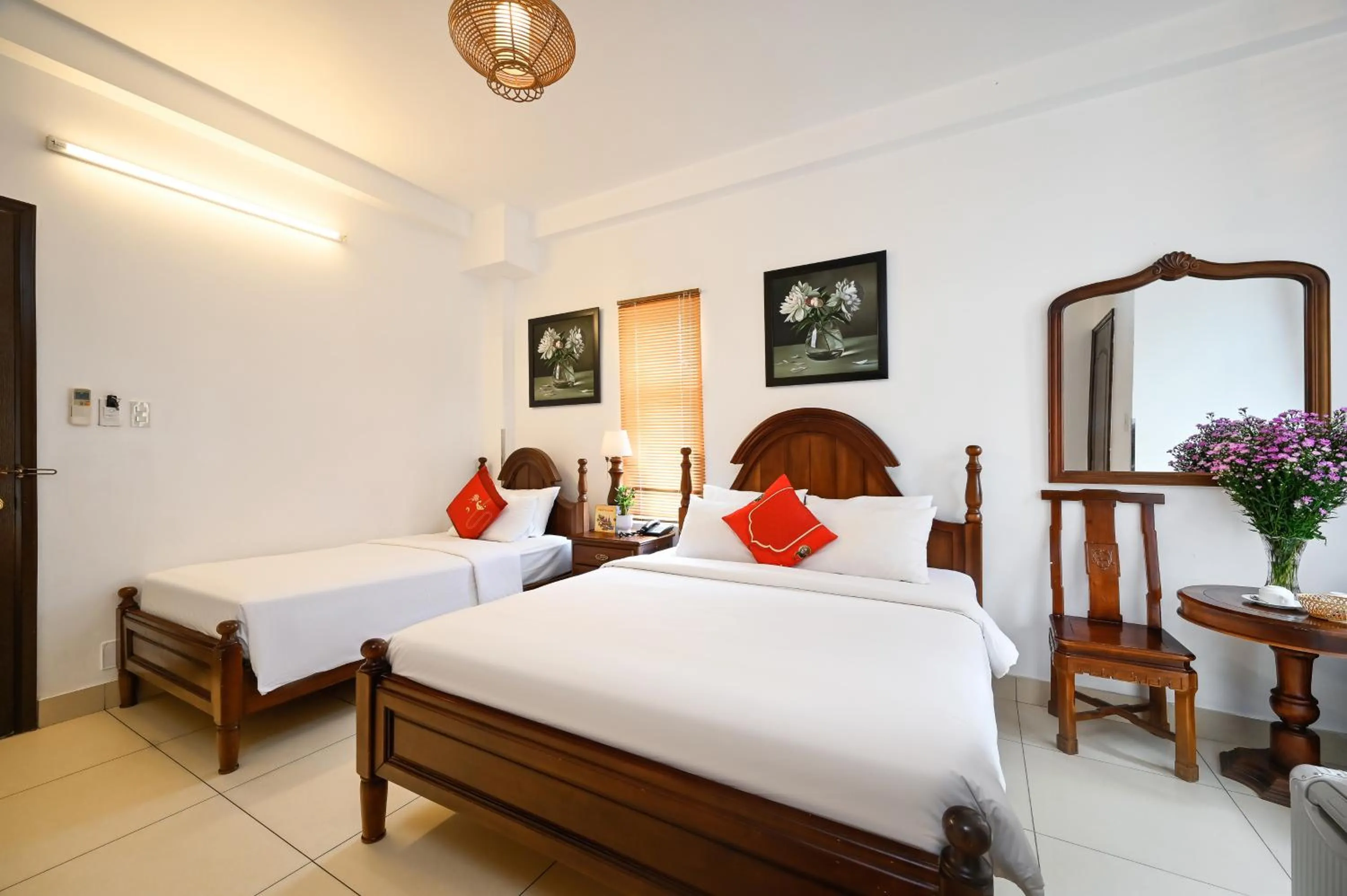 Bed in Halo Boutique Ben Thanh Hotel