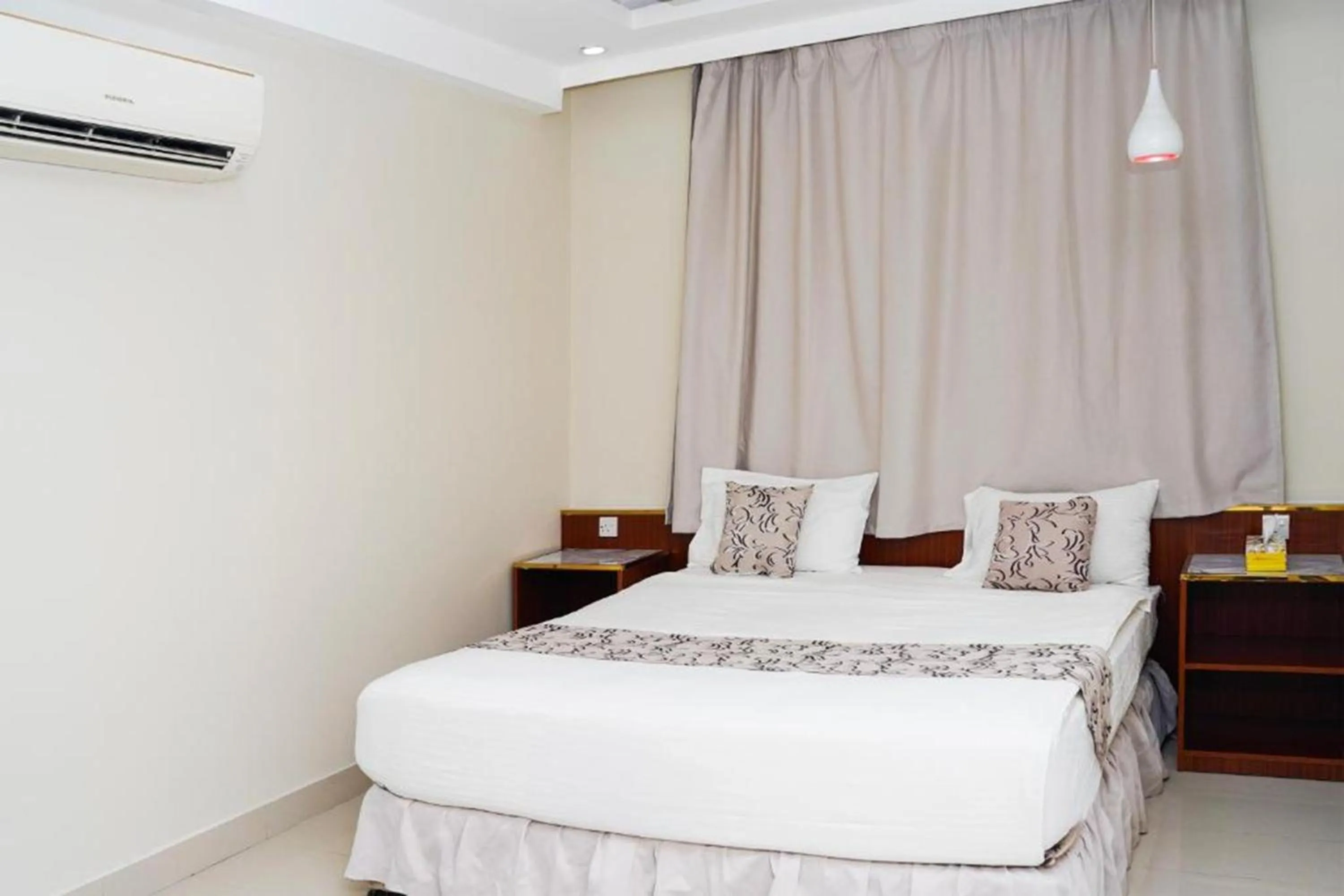 Photo of the whole room, Bed in Albayrahaa Hotel