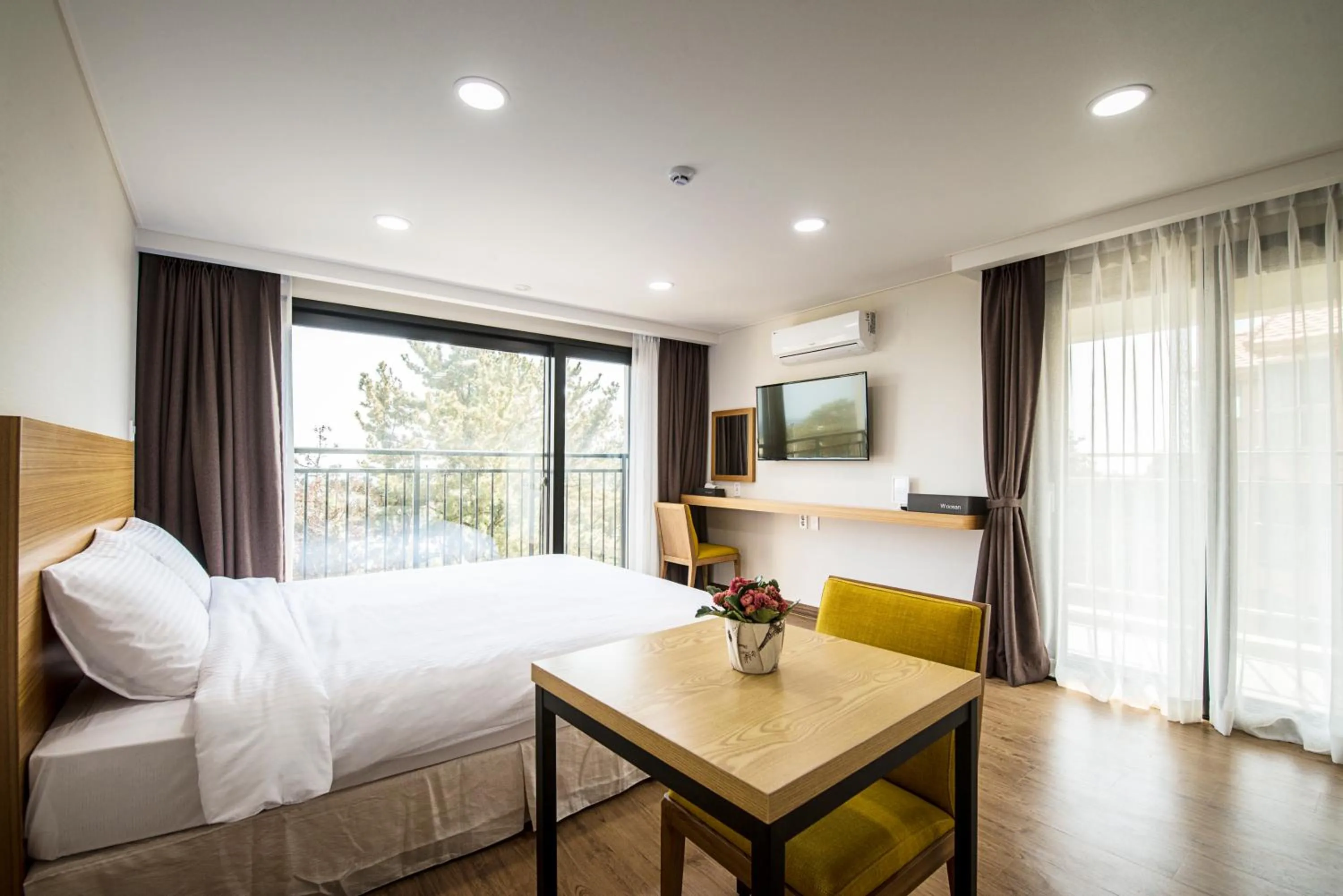 Bedroom, Bed in W Ocean Pension