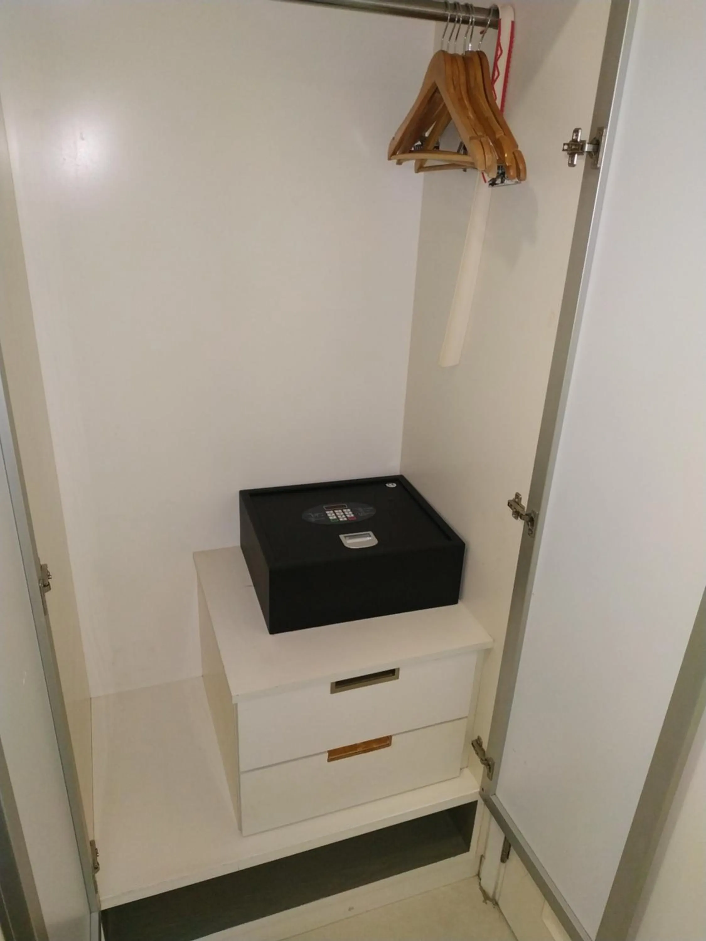 safe in Jayleen 1918