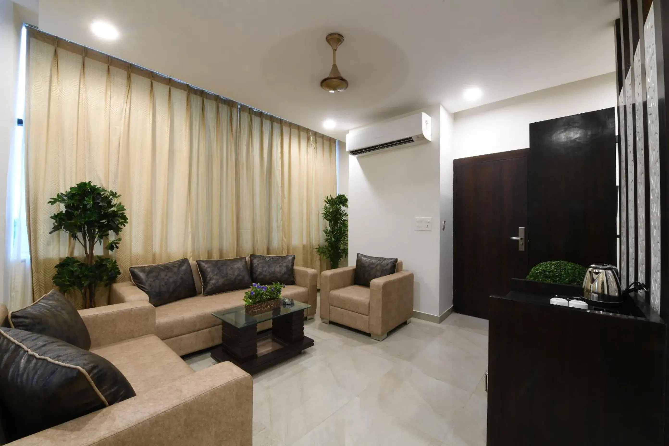 King Room - single occupancy in Madhav Muskan Residency King Room - single occupancy in Madhav Muskan Residency