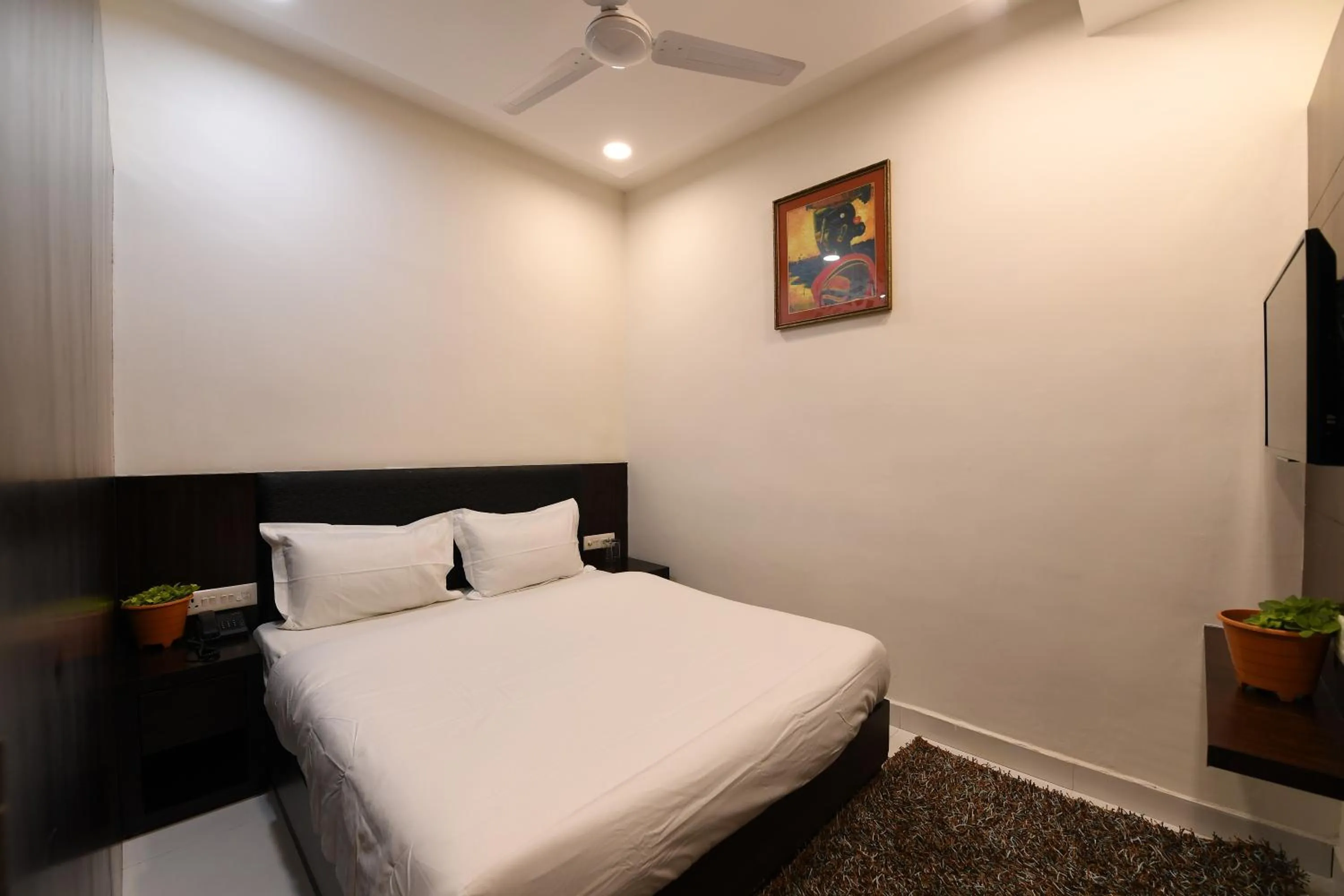 Bed in Madhav Muskan Residency