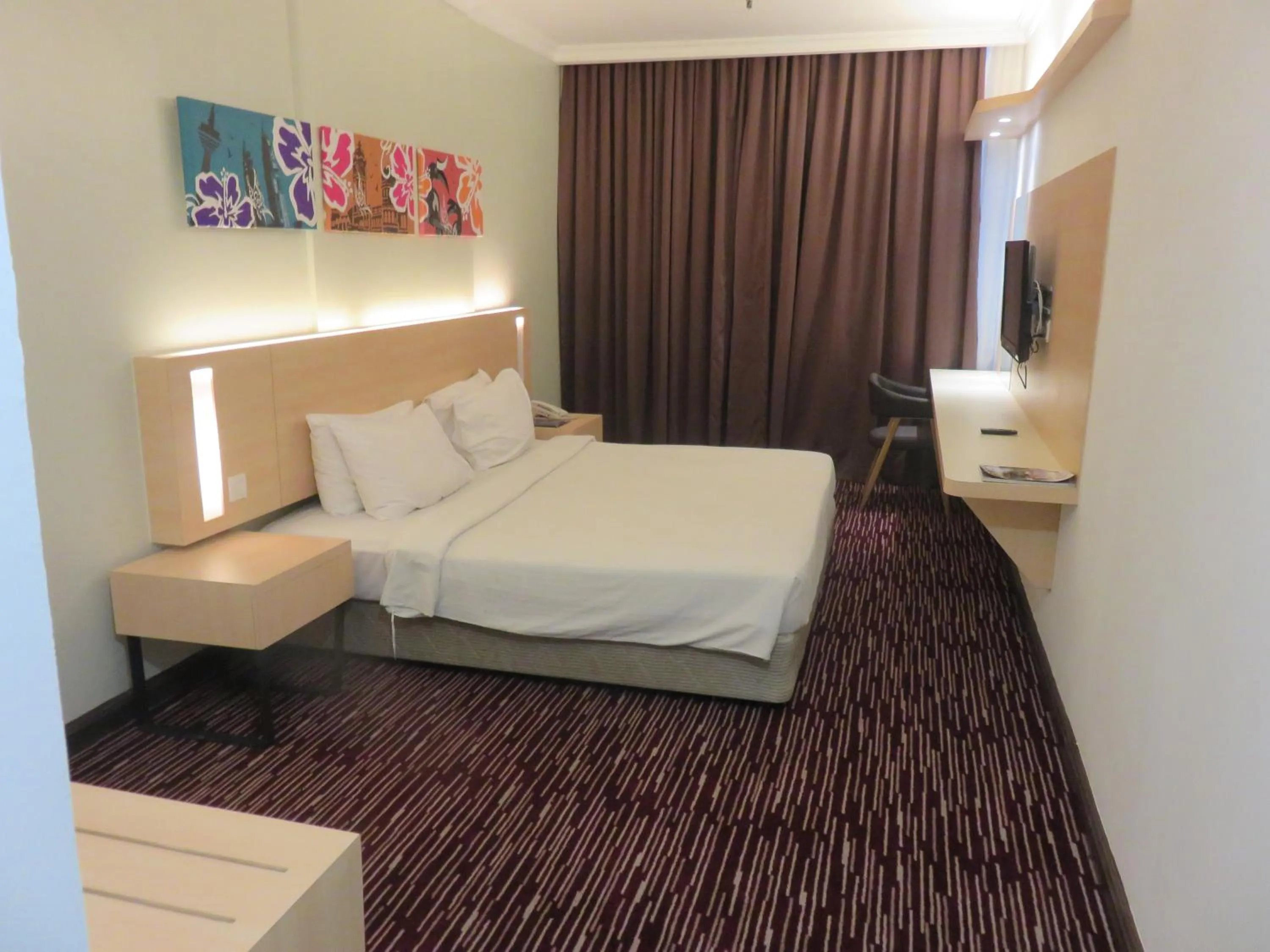 Bed in RHR Hotel Kajang