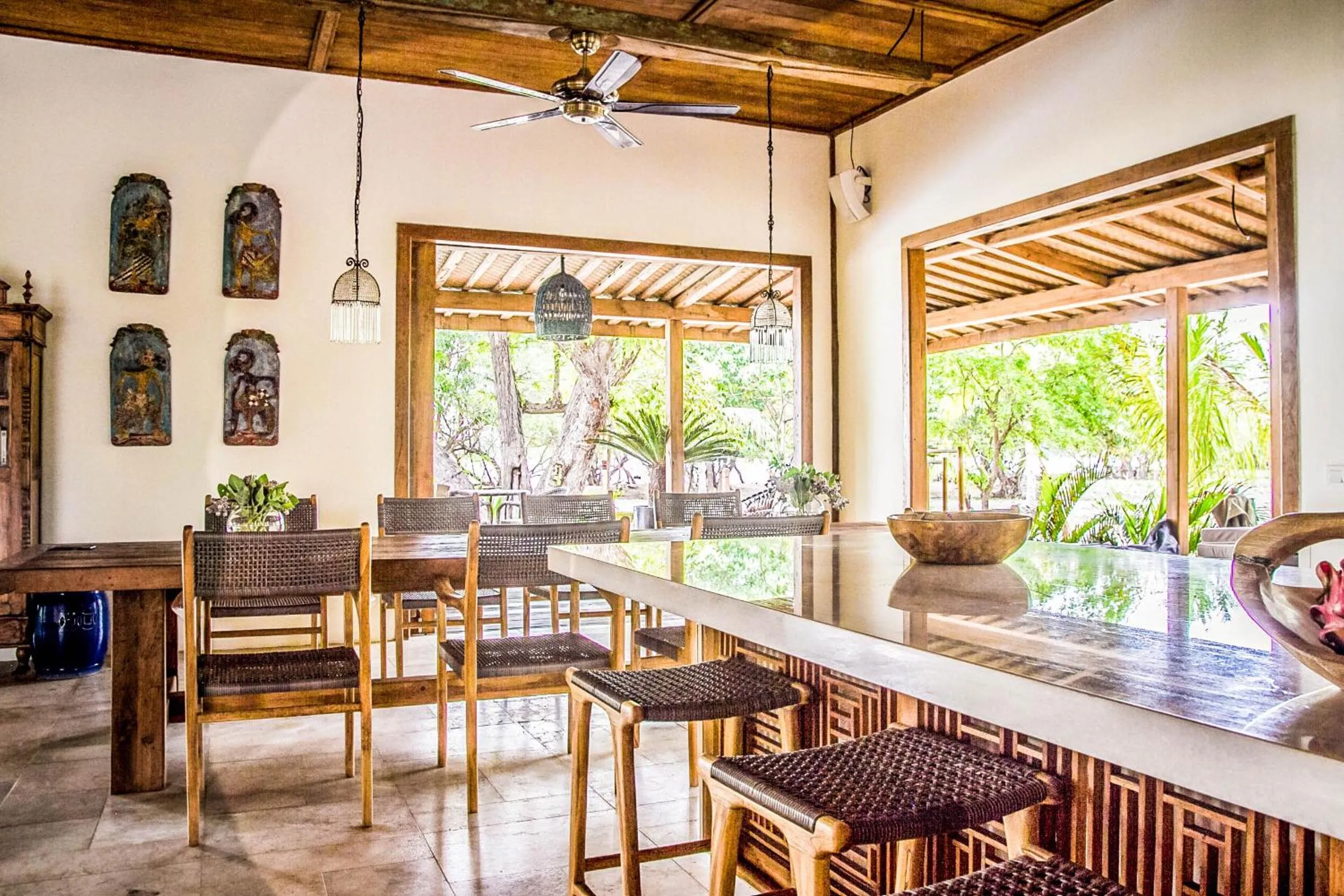 Restaurant/places to eat in Villa Pulau Cinta Boutique Suites