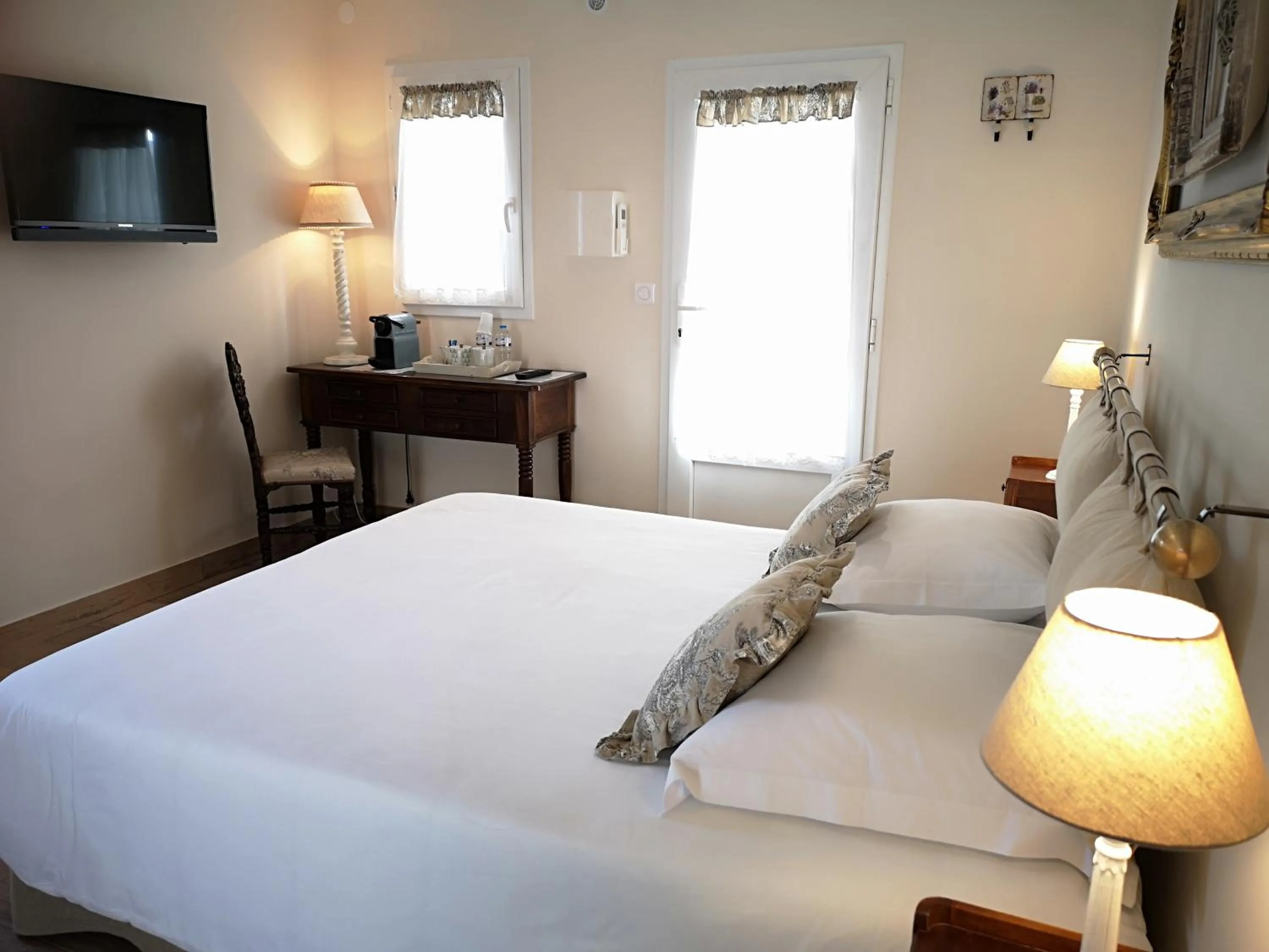 Photo of the whole room, Bed in B&B Villa Blanche