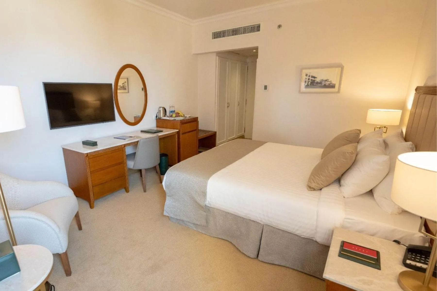 Photo of the whole room, Bed in Baron Hotel Cairo