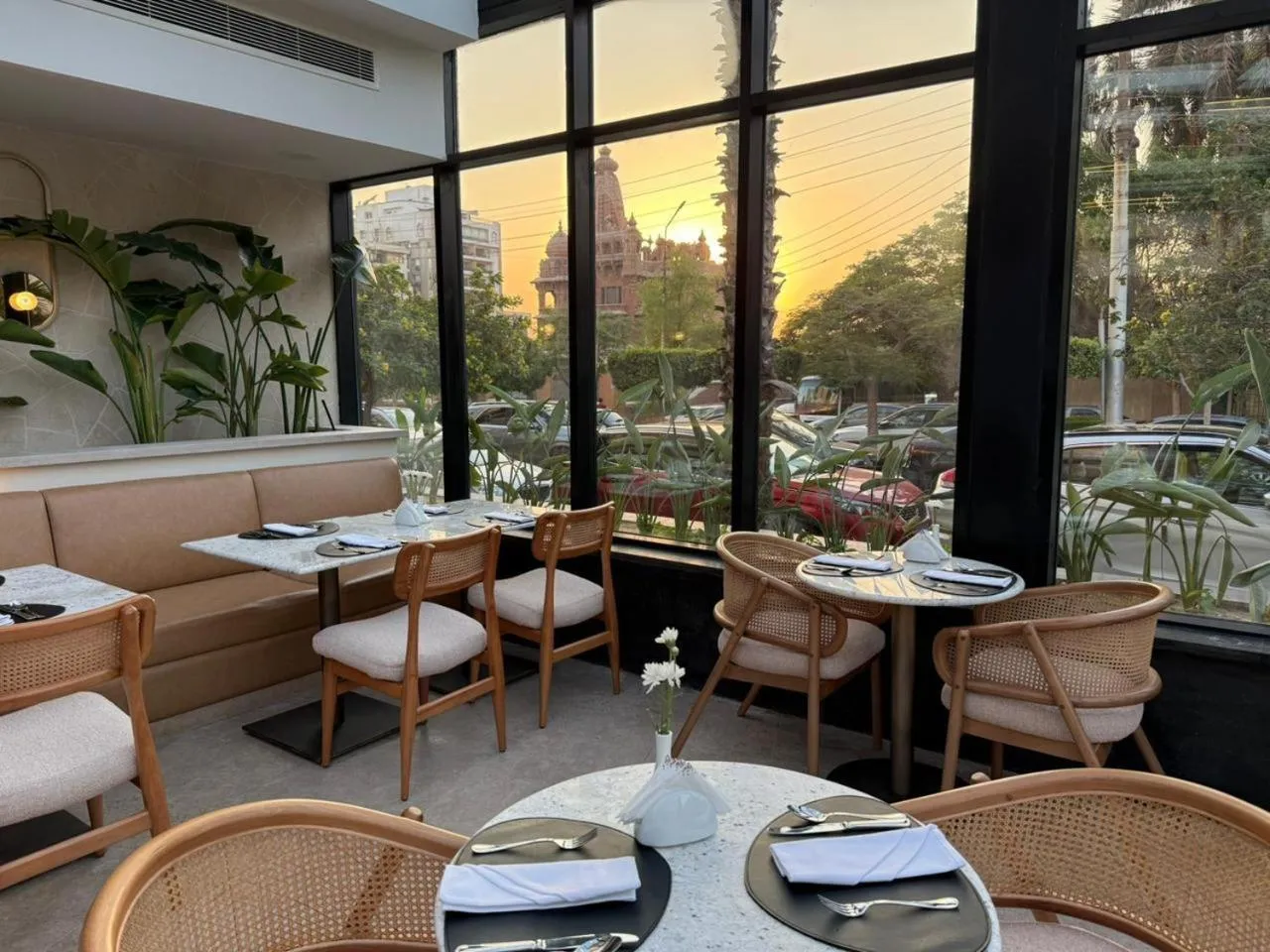 Restaurant/places to eat in Baron Hotel Cairo