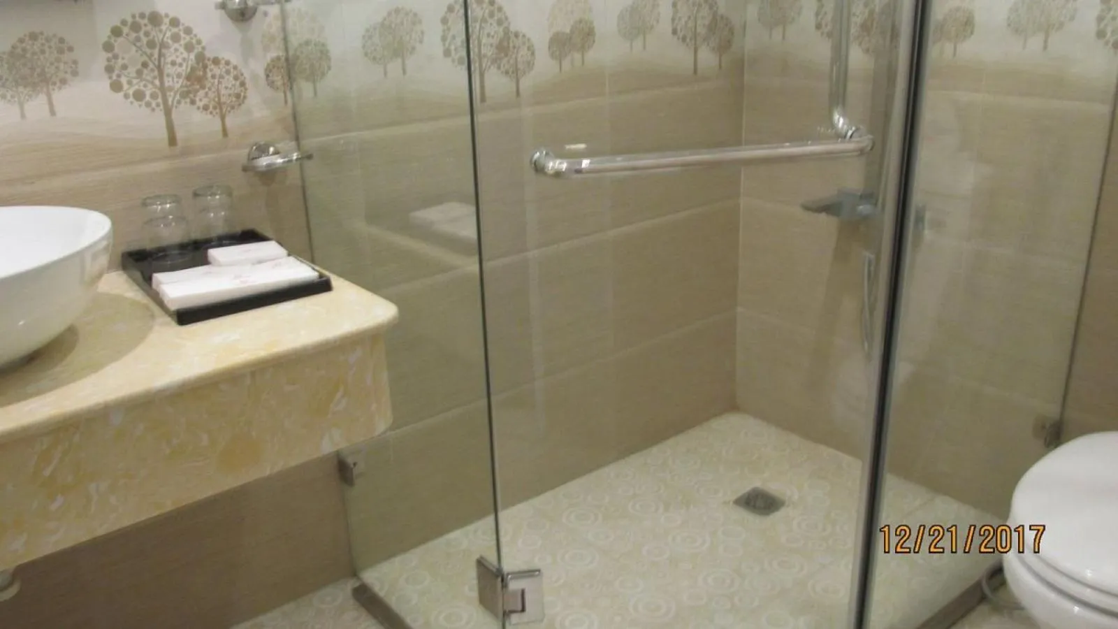 Shower in Labevie Hotel