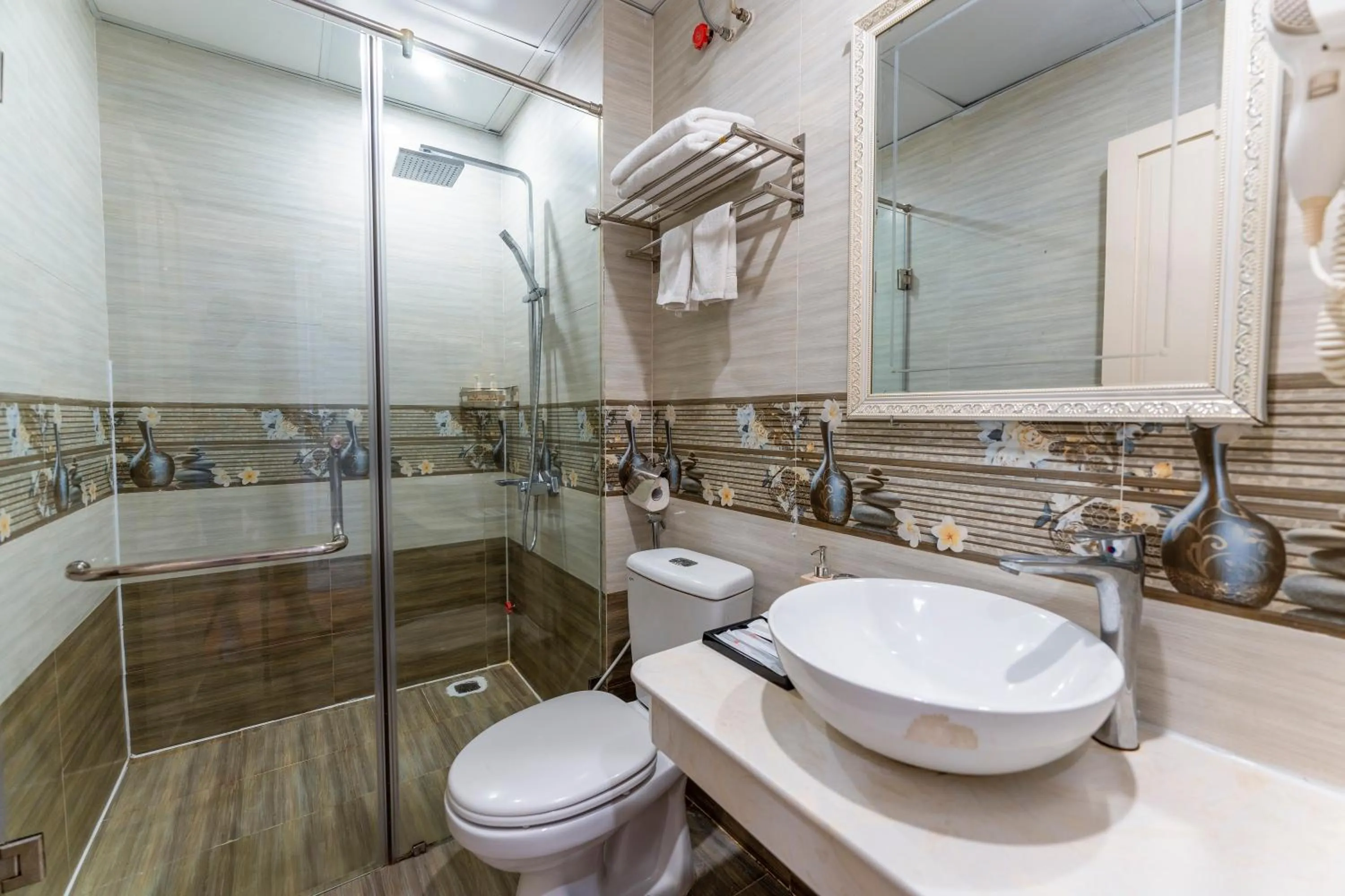 Shower in Labevie Hotel