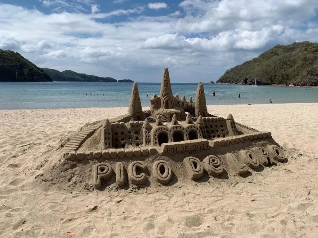 Beach in Pico de Loro 2BR Vacation Flat