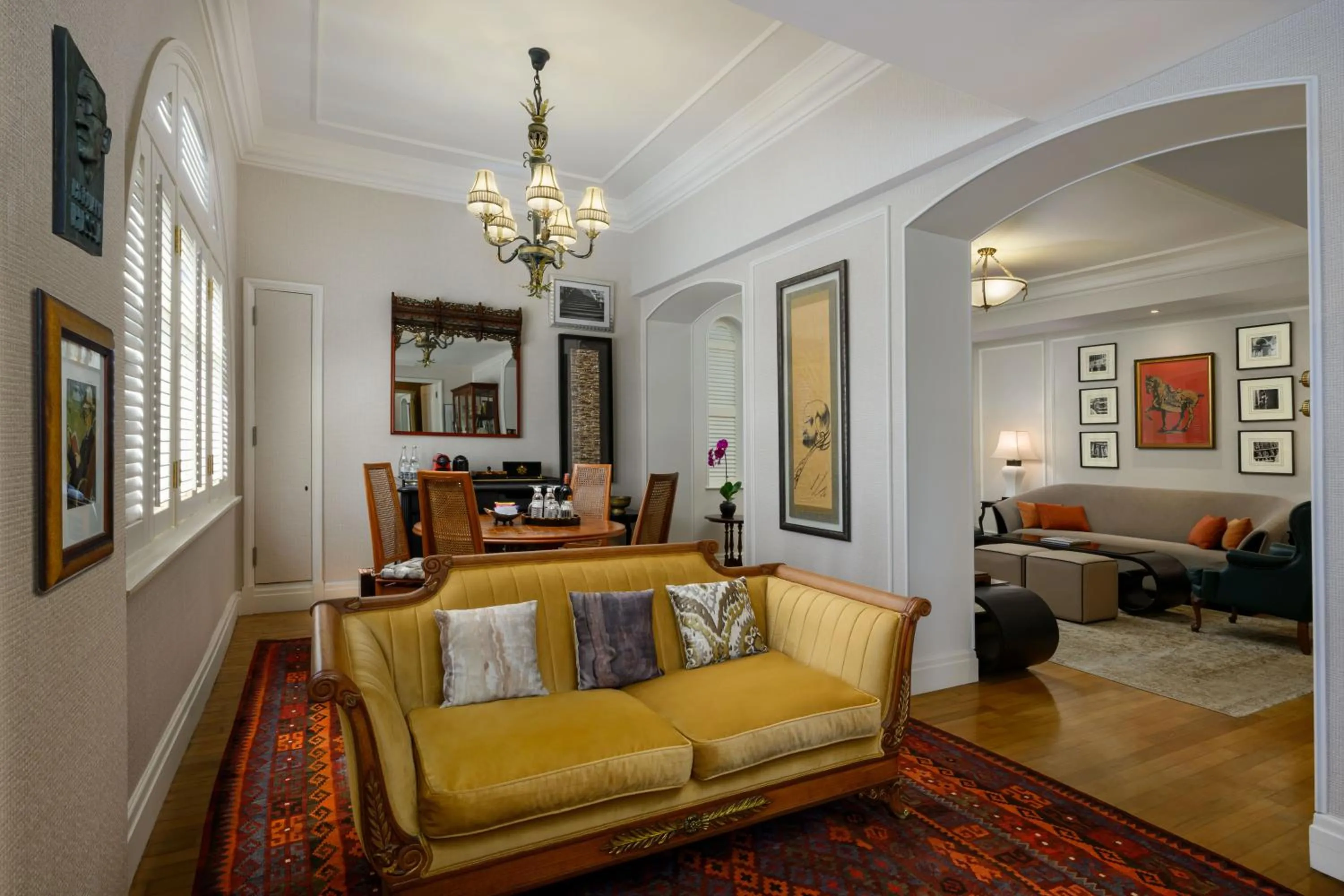 Living room, Bed in Eastern & Oriental Hotel