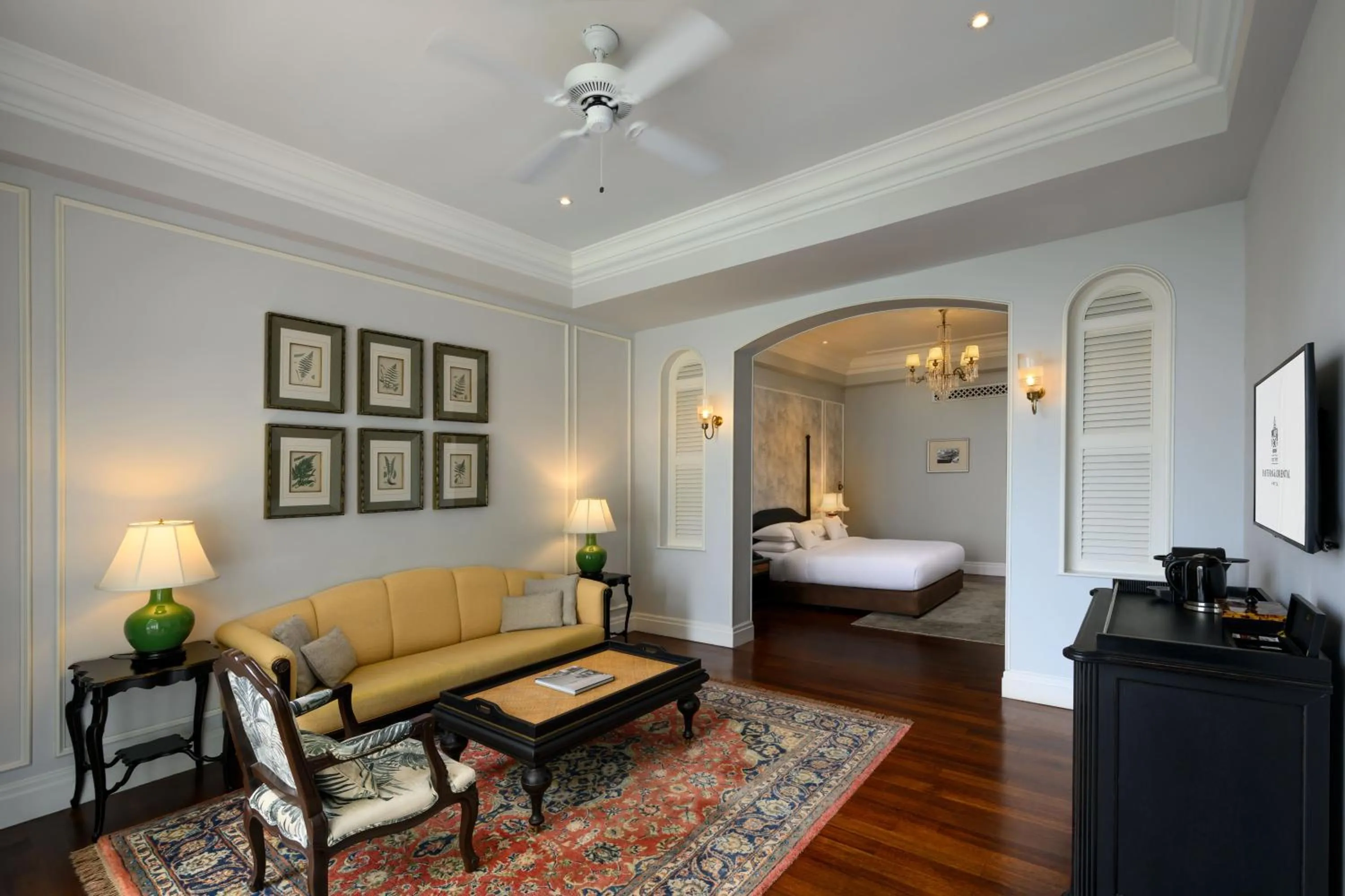 Living room, Bed in Eastern & Oriental Hotel