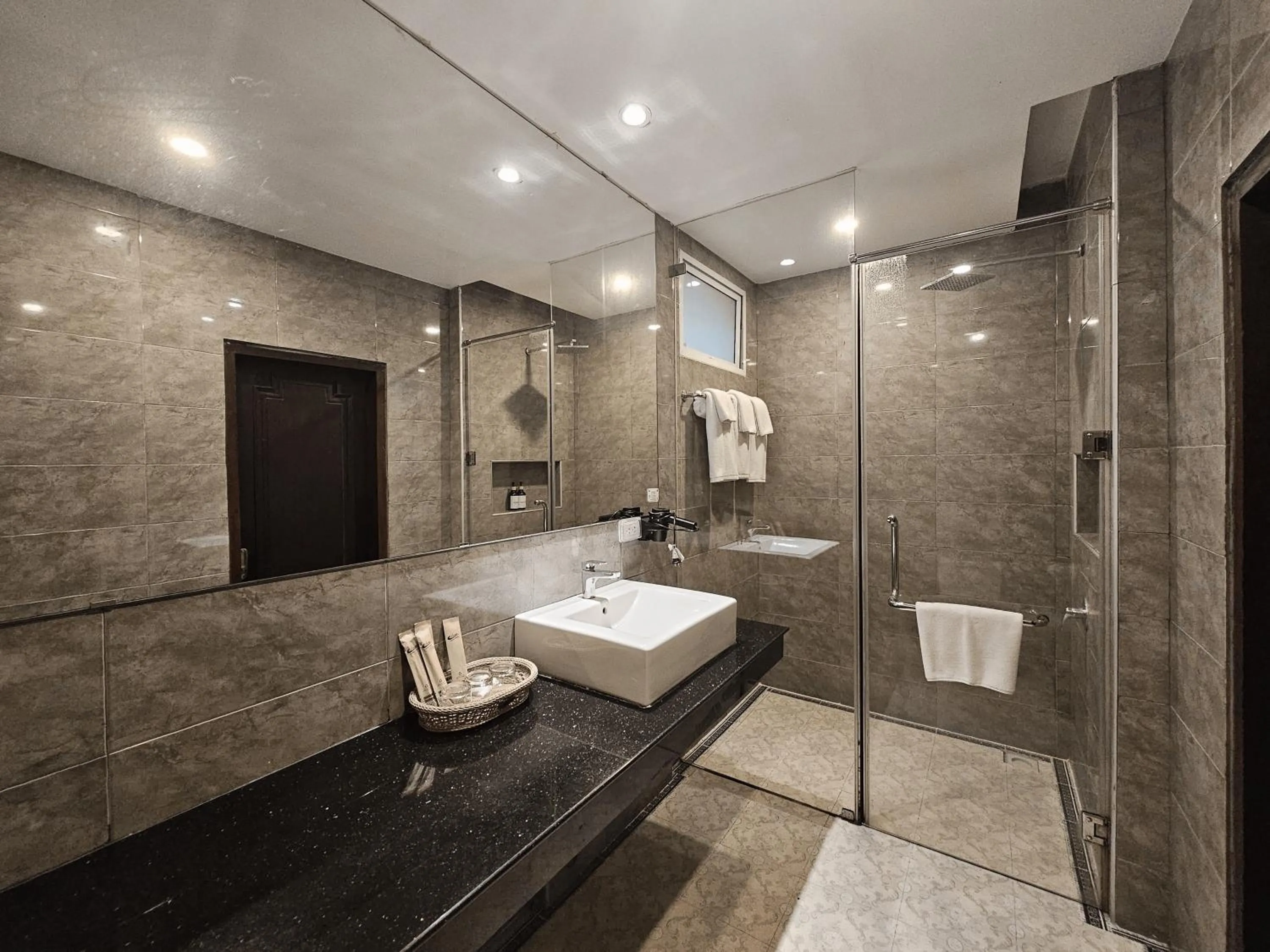 Shower in Family Boutique Hotel