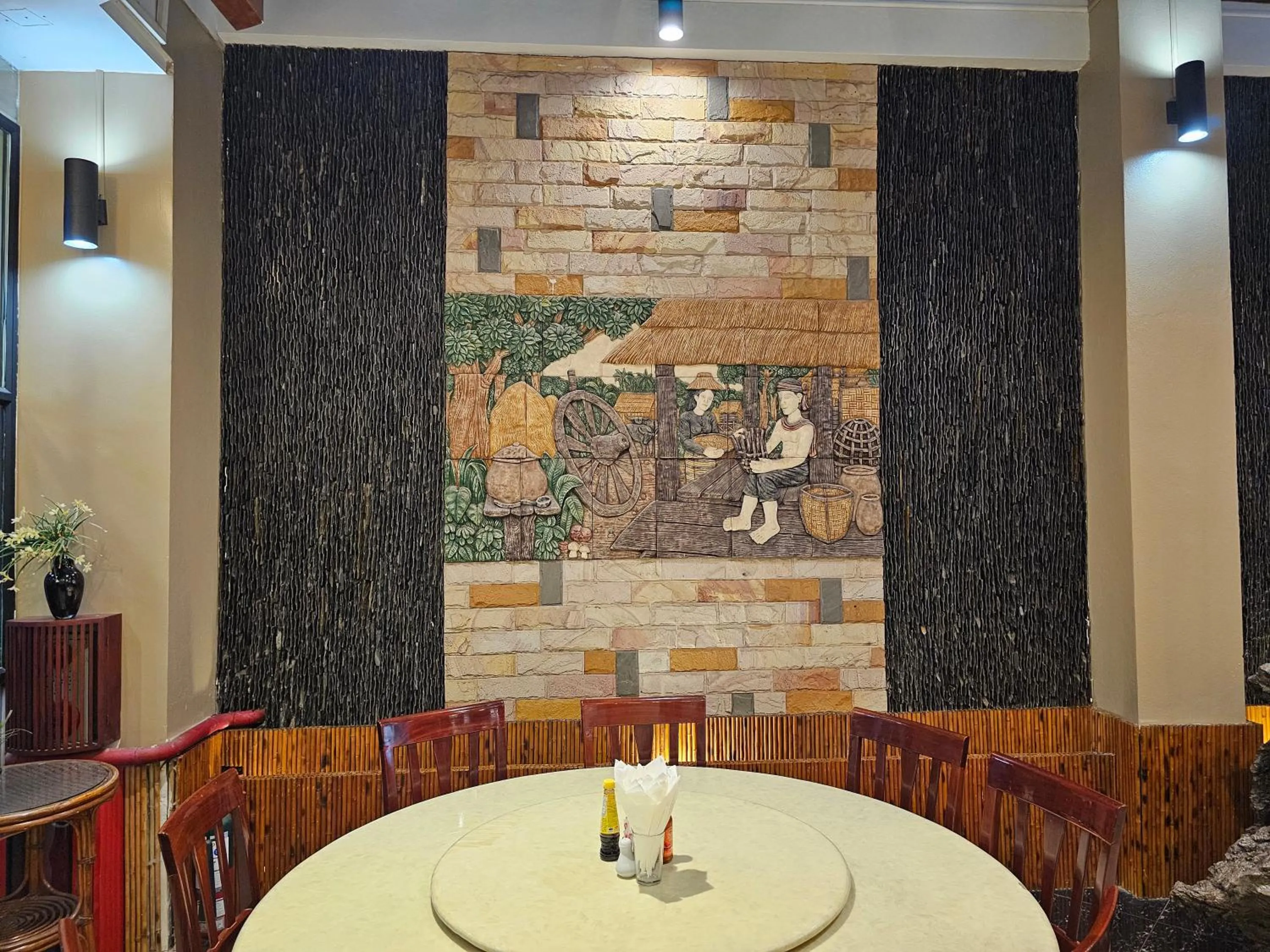 Restaurant/places to eat in Family Boutique Hotel