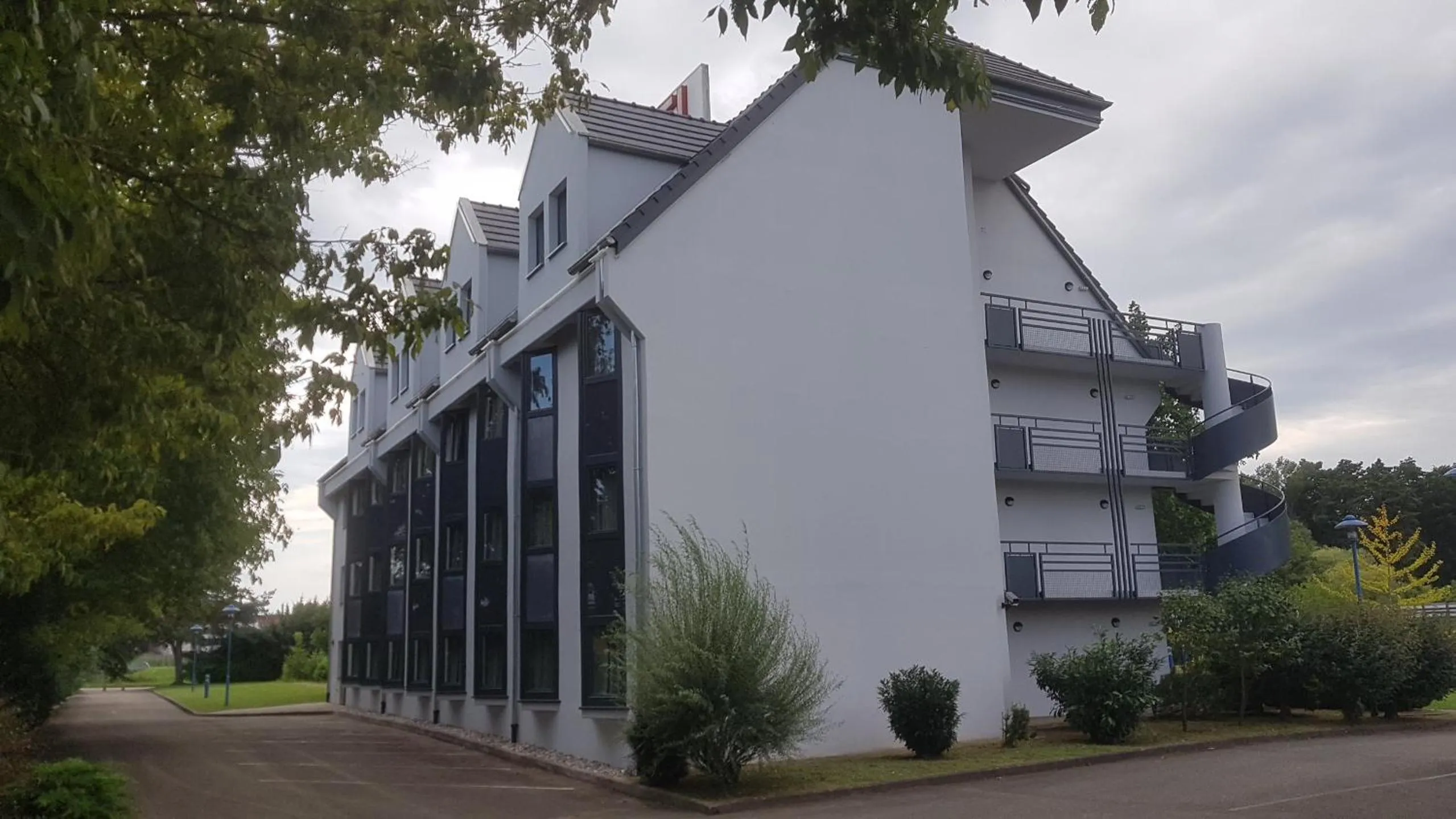 Property building in Hotel Restaurant La Tour Romaine - Haguenau - Strasbourg Nord