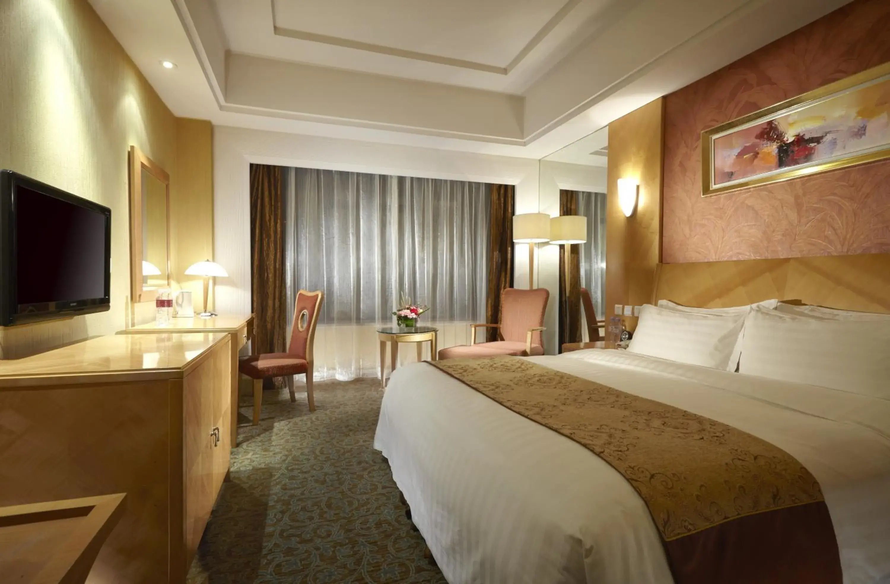 Deluxe Business Queen Room in Dalian East Hotel Deluxe Business Queen Room in Dalian East Hotel