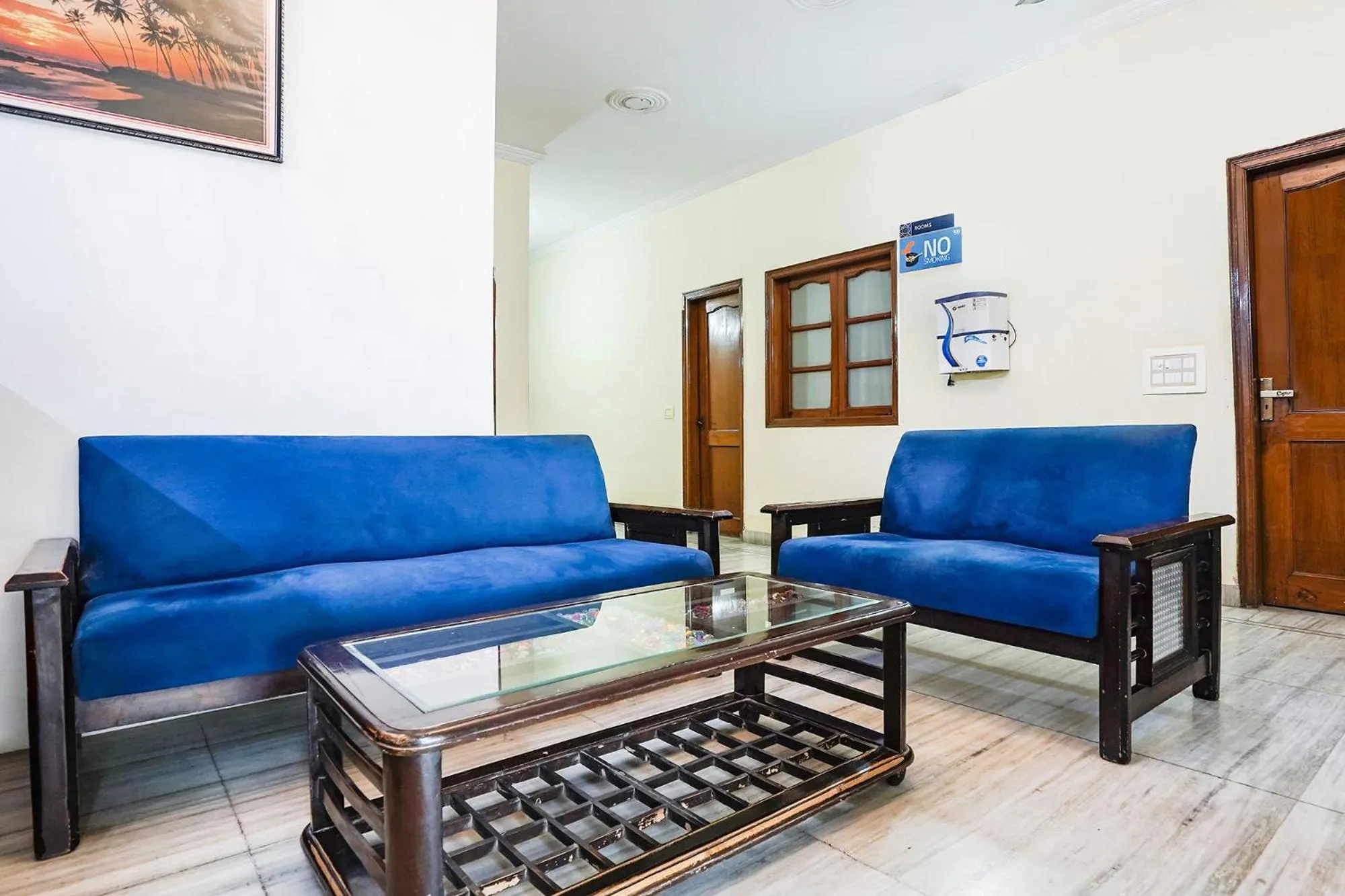 Seating area in FabHotel Ivy Inn Sector 35