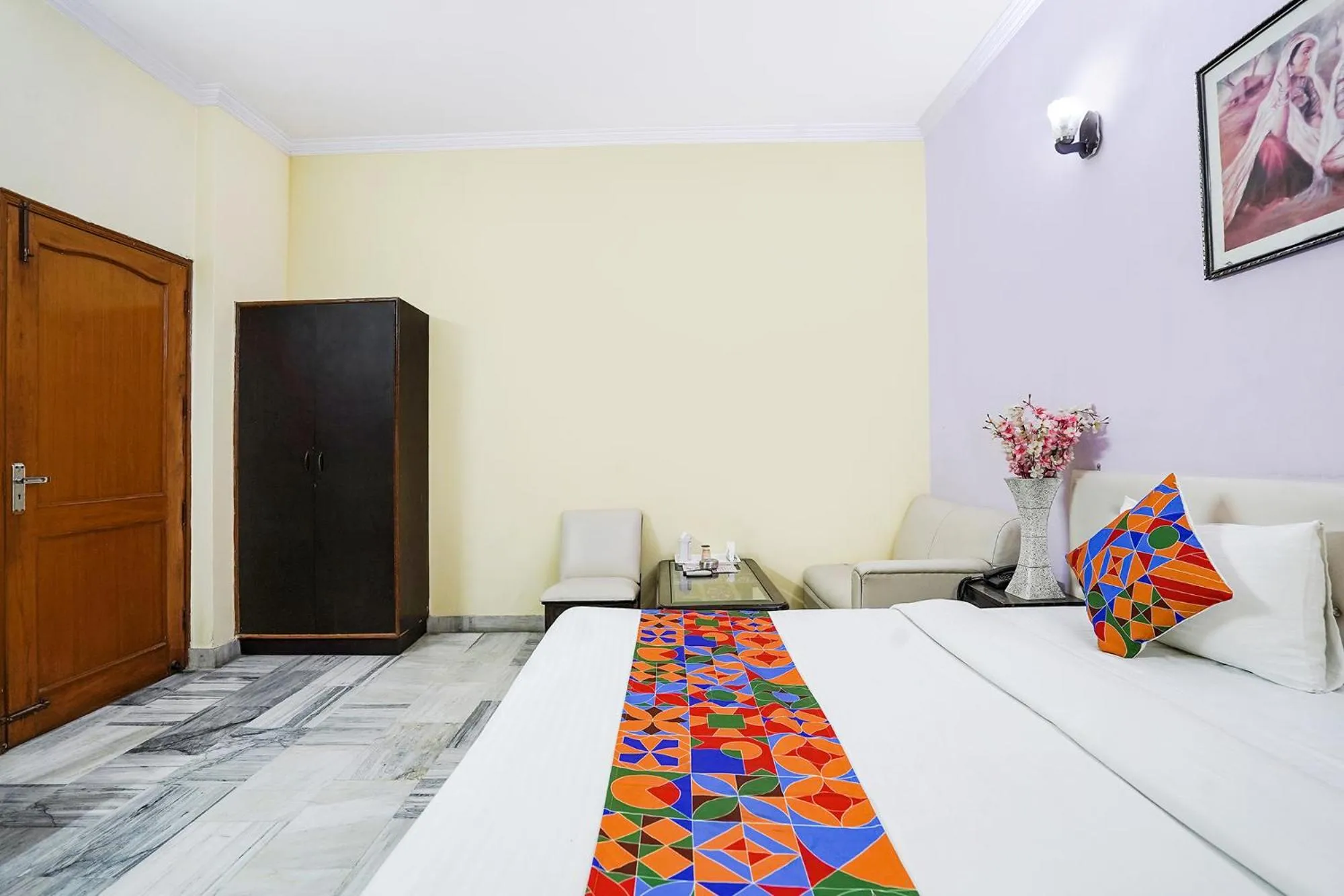 Bed in FabHotel Ivy Inn Sector 35