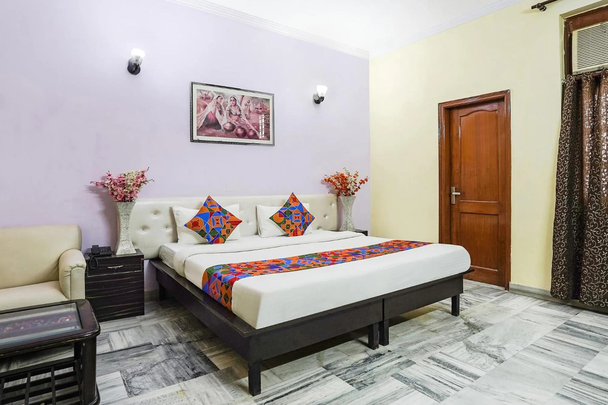 Bed in FabHotel Ivy Inn Sector 35