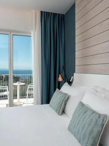 Superior Double or Twin Room with Sea View in Hotel Tirrenia Superior Double or Twin Room with Sea View in Hotel Tirrenia