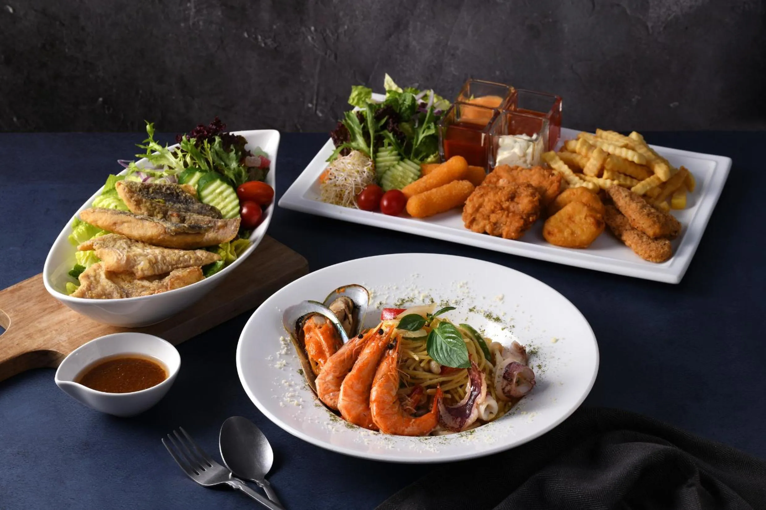 Restaurant/places to eat in CT Green Bay Hot-Spring Hotel