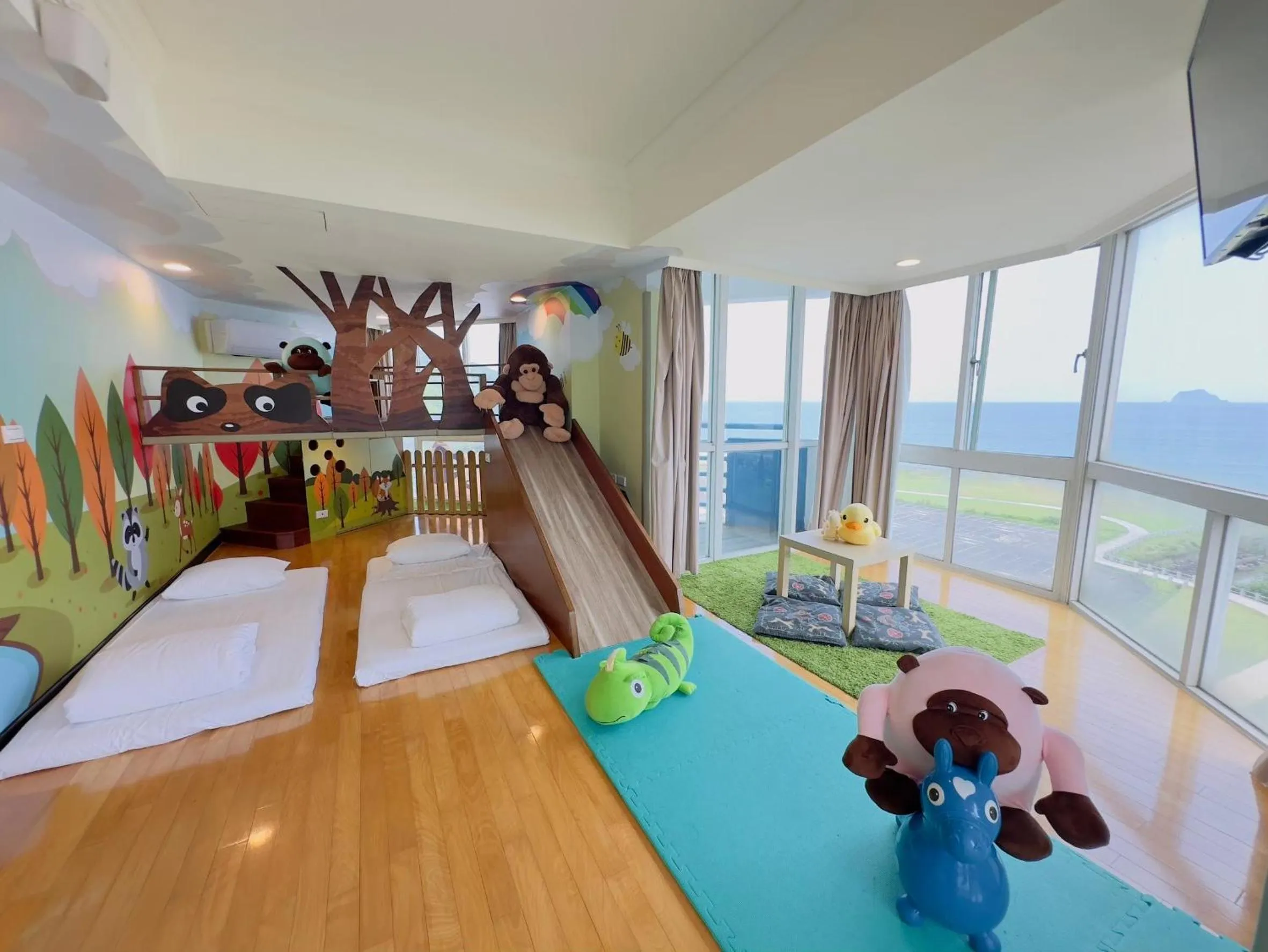 Living room in CT Green Bay Hot-Spring Hotel