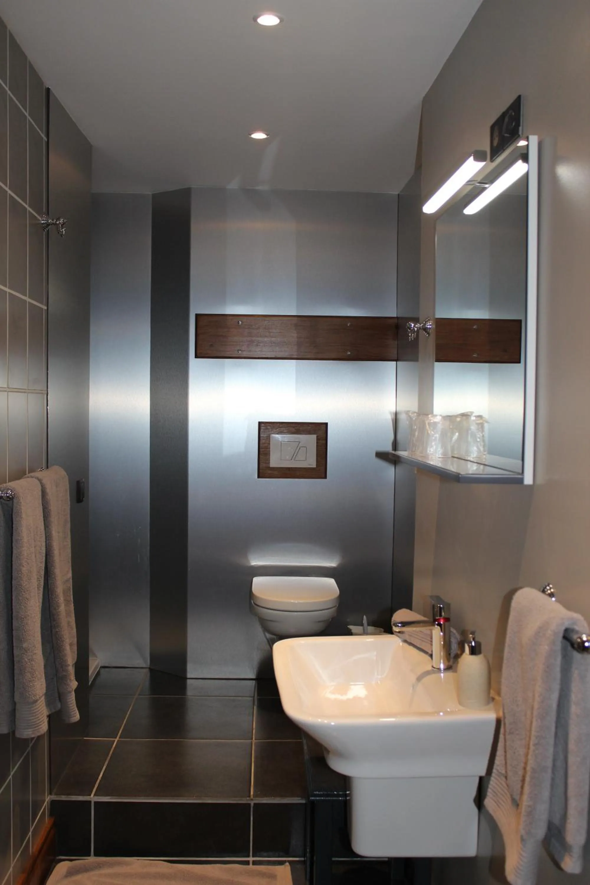 Bathroom in Hypnos Hotel