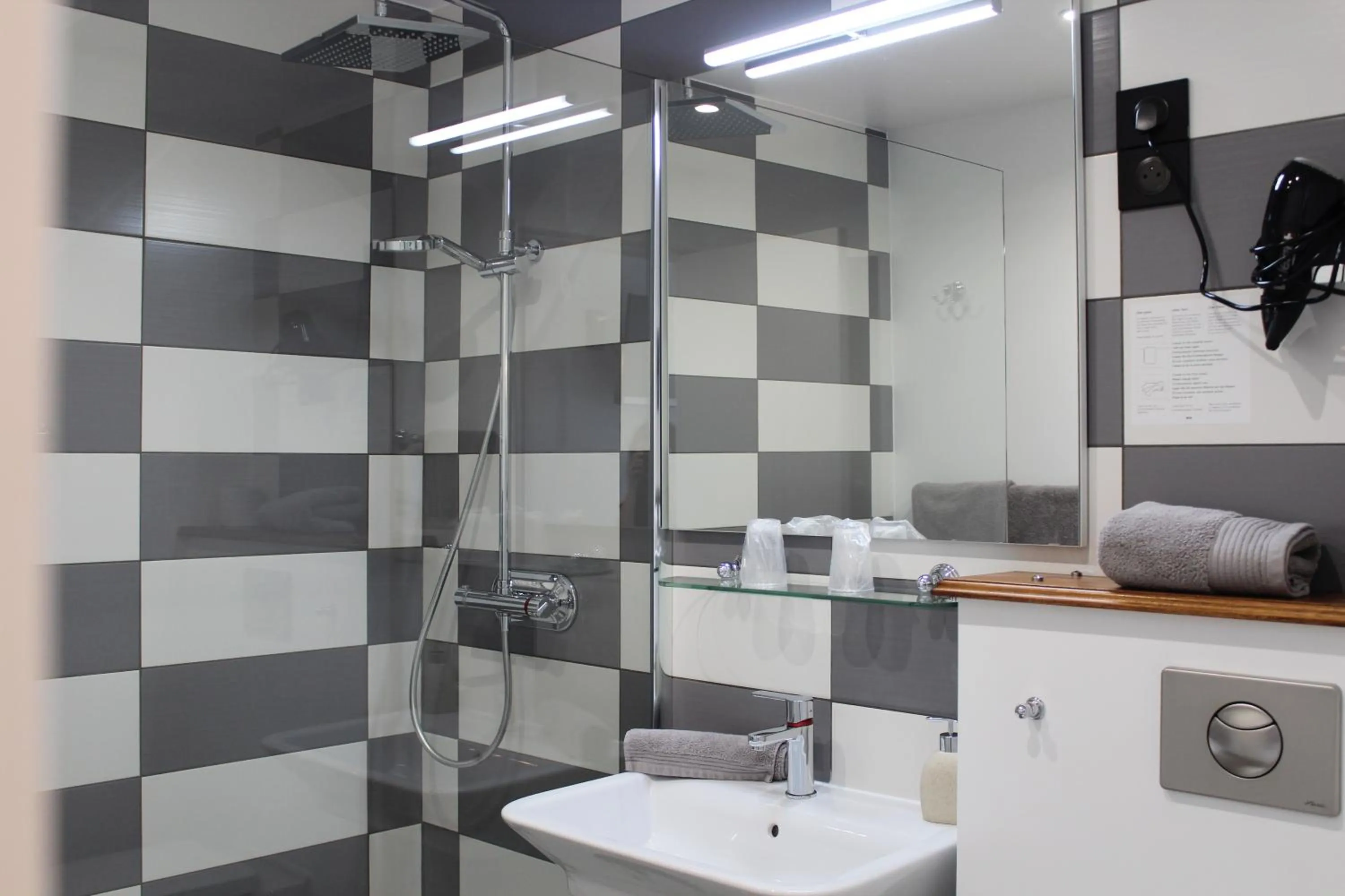 Bathroom in Hypnos Hotel