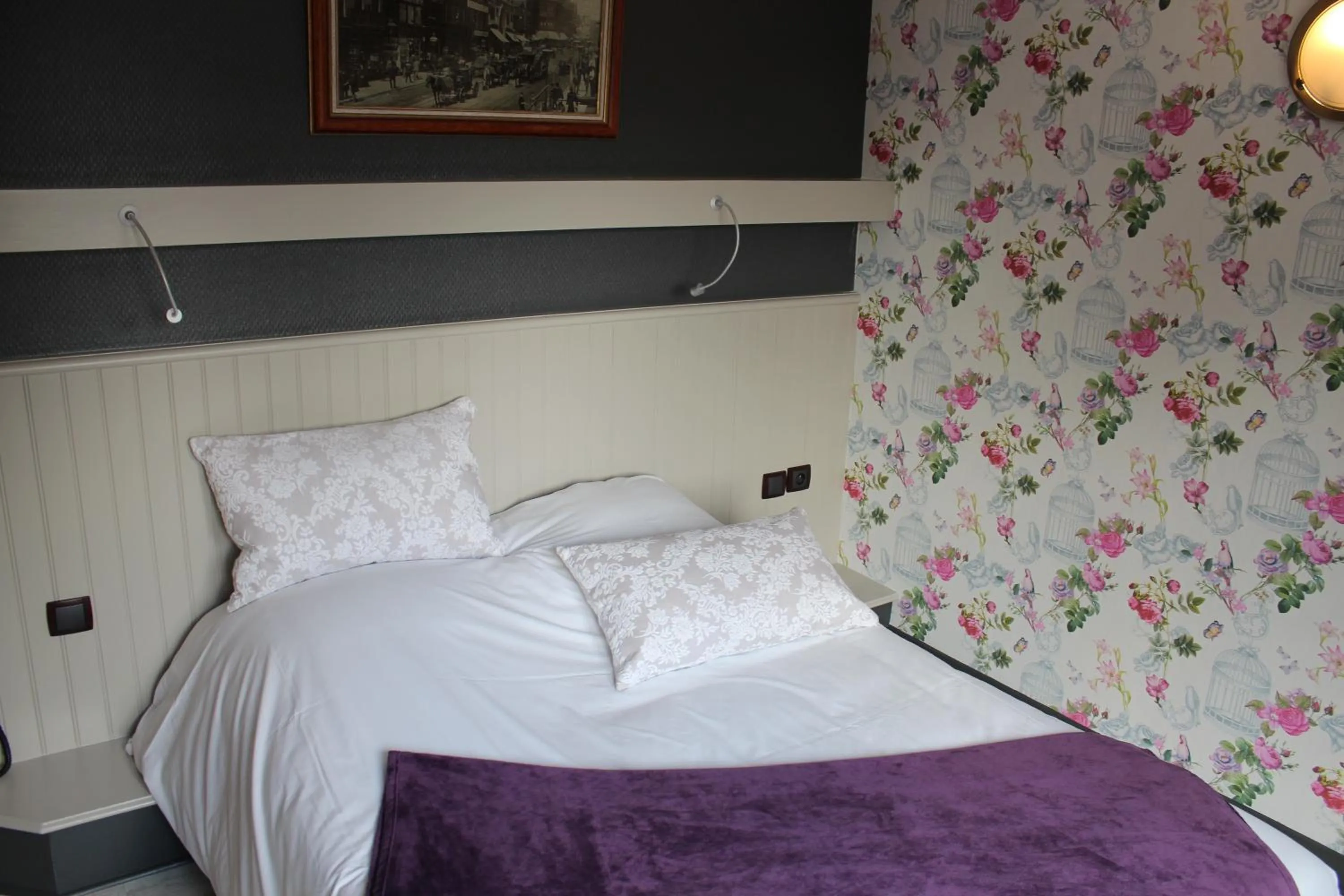 Bedroom, Bed in Hypnos Hotel