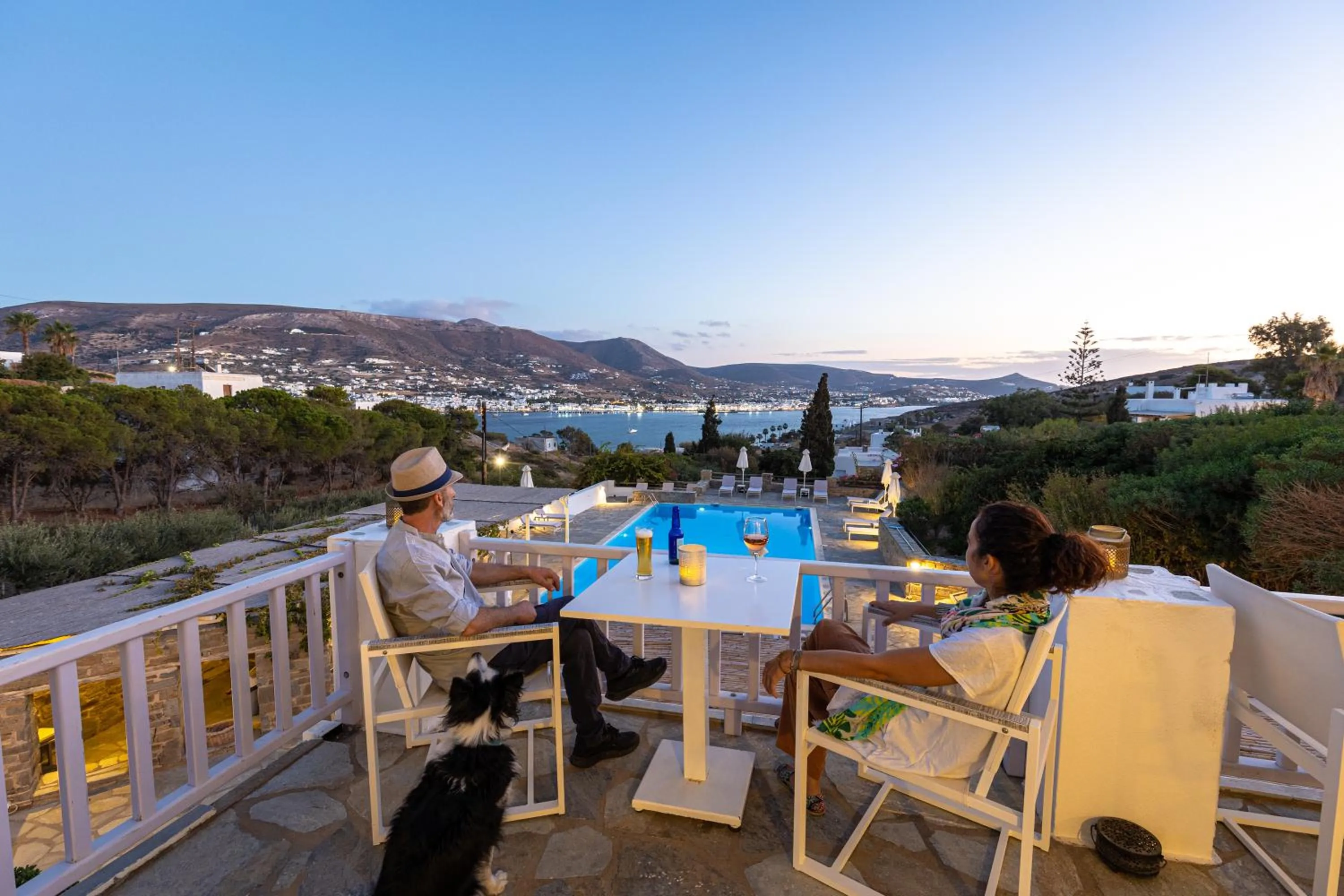 Restaurant/places to eat in Akrotiri Hotel