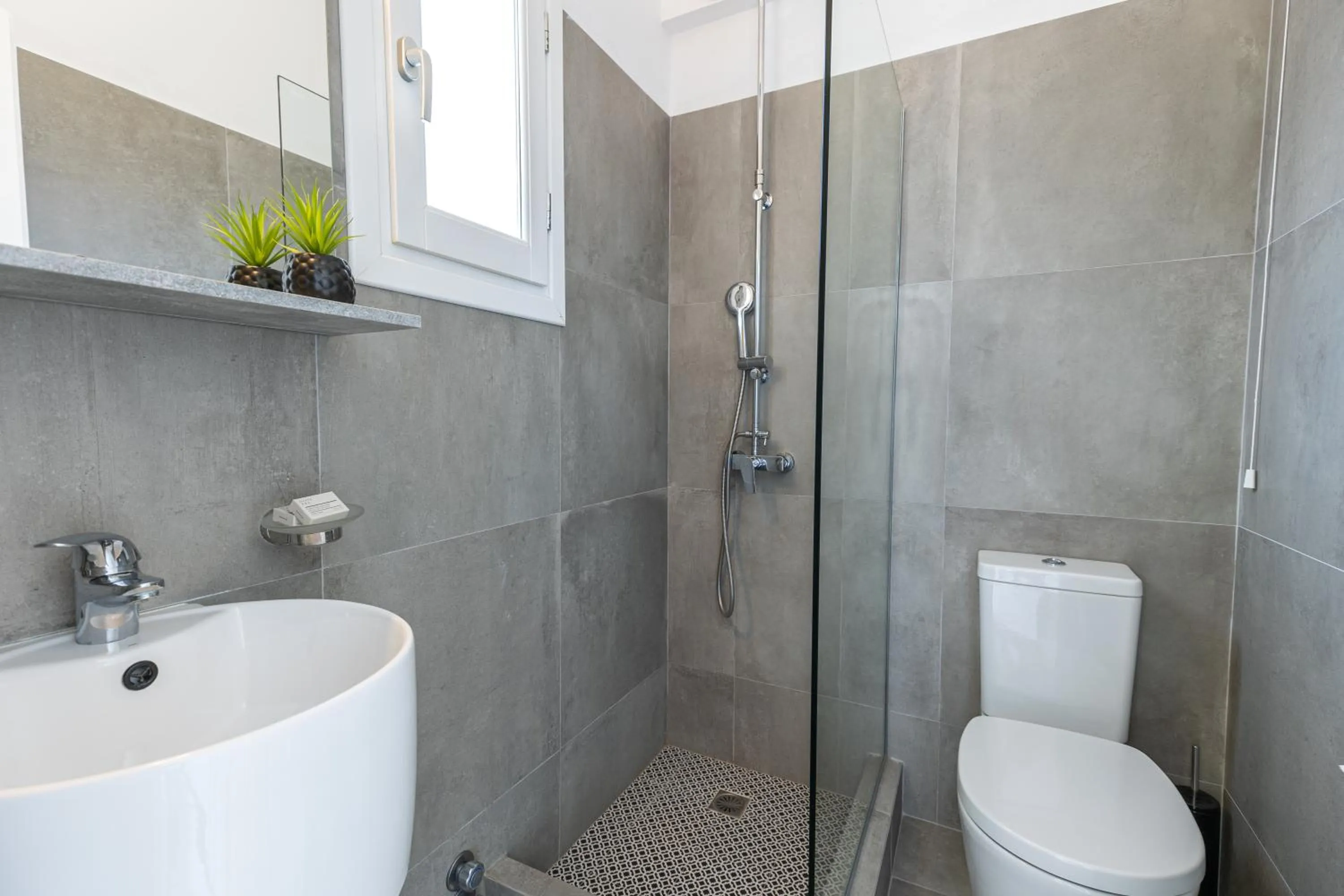 Bathroom in Akrotiri Hotel