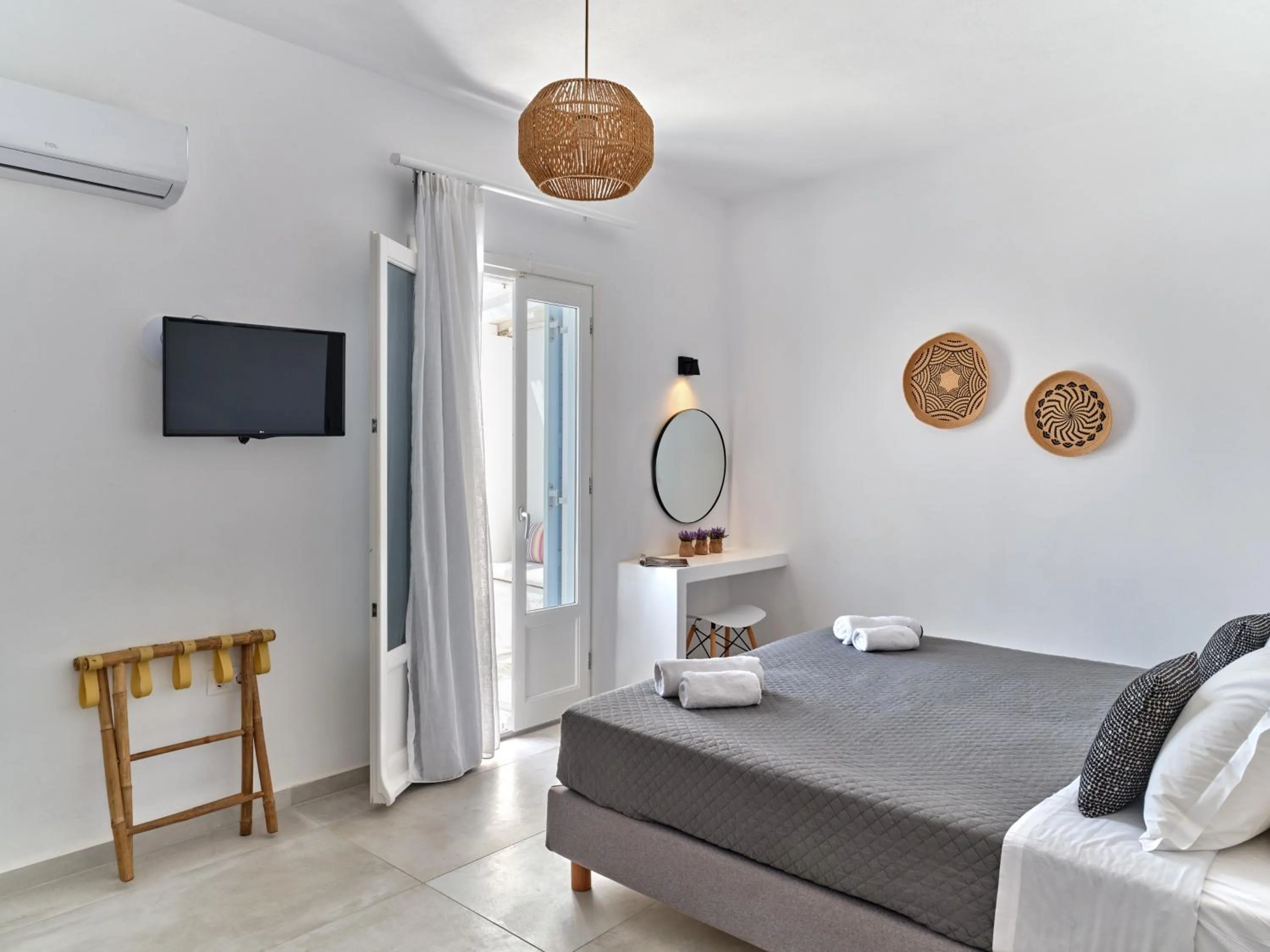 Bed in Akrotiri Hotel