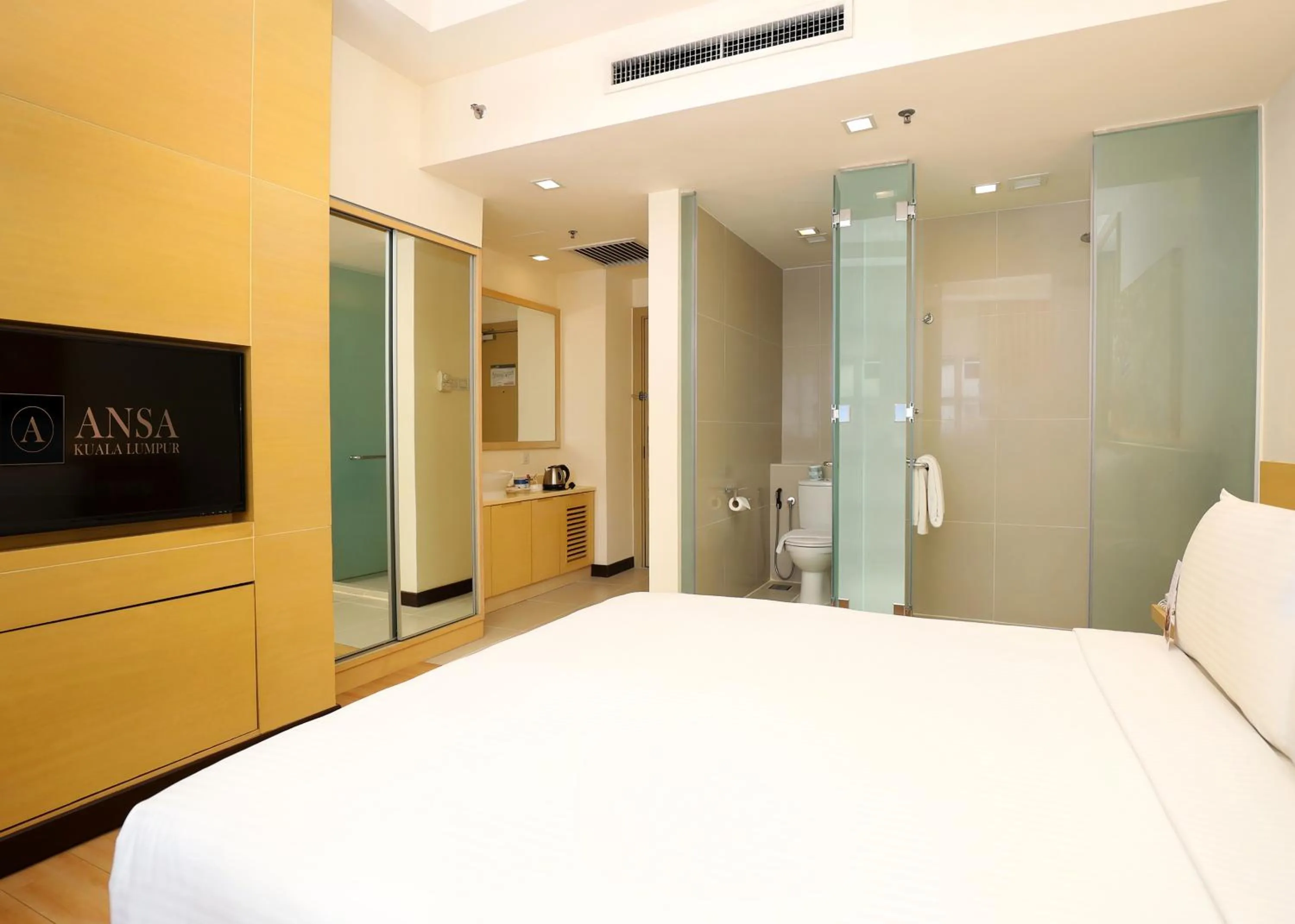 Bathroom, Bed in ANSA Hotel Kuala Lumpur