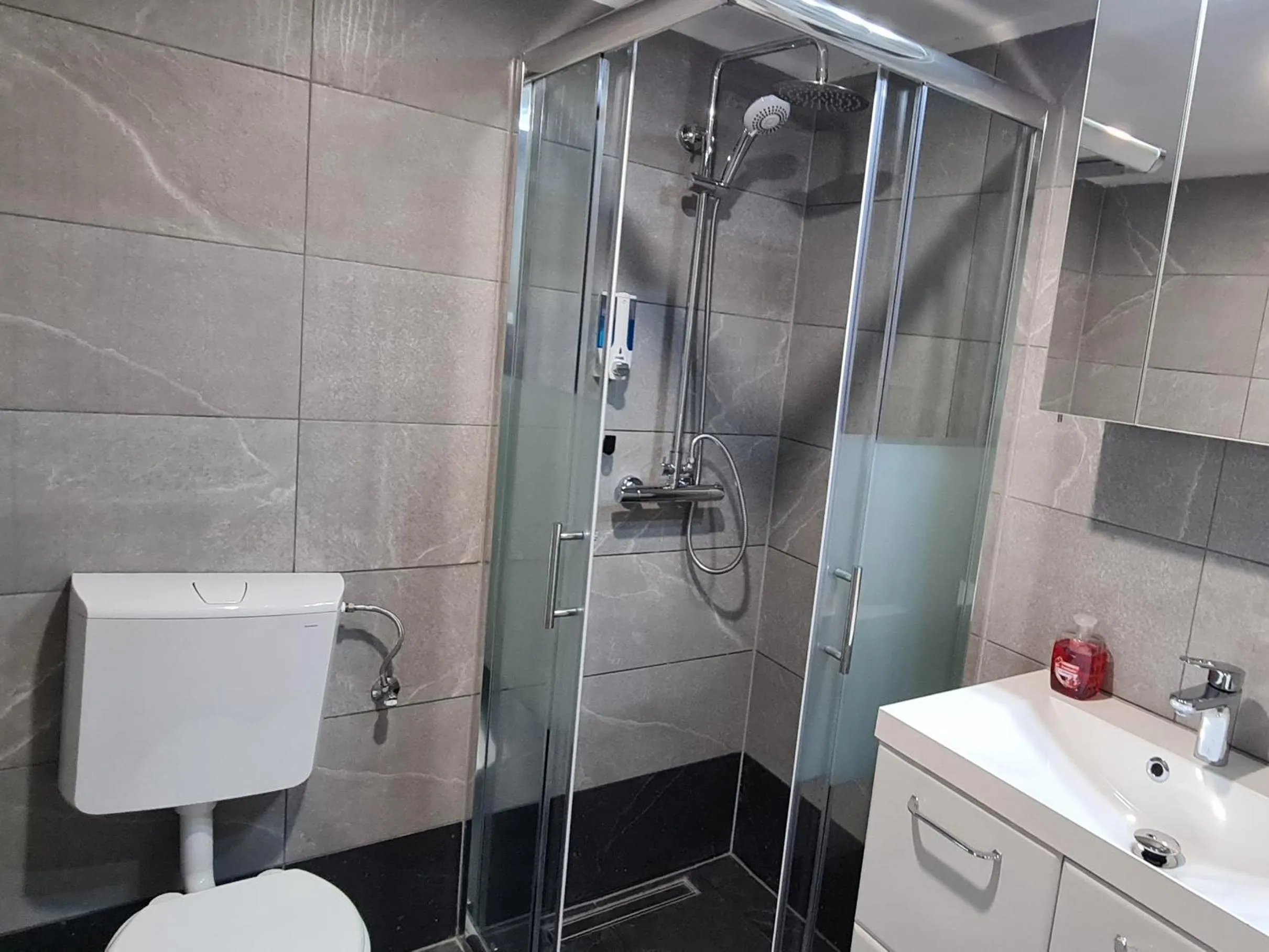 Shower in Aparthotel LAAERBERG