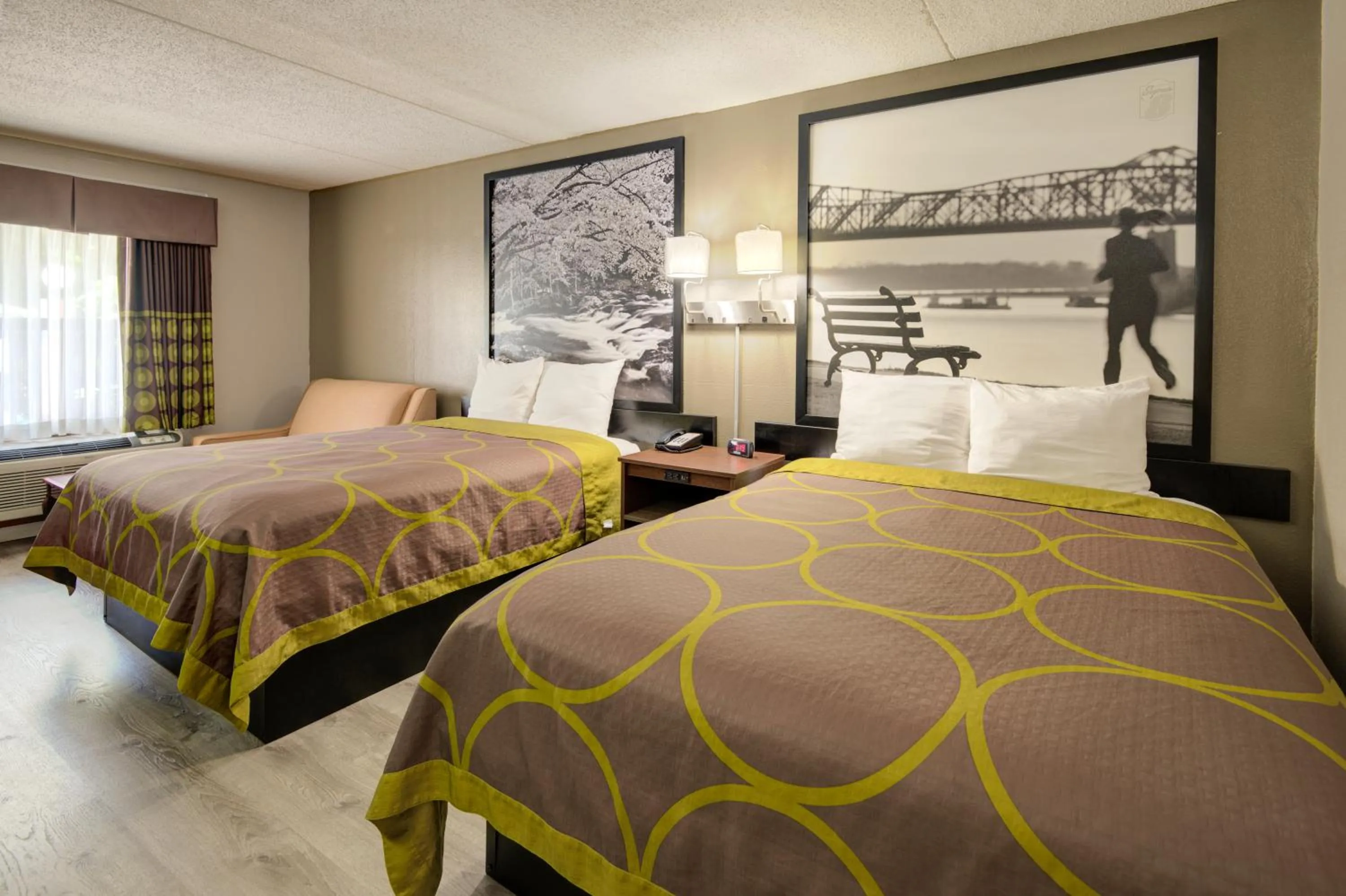 View (from property/room), Bed in Super 8 by Wyndham Knoxville West/Farragut