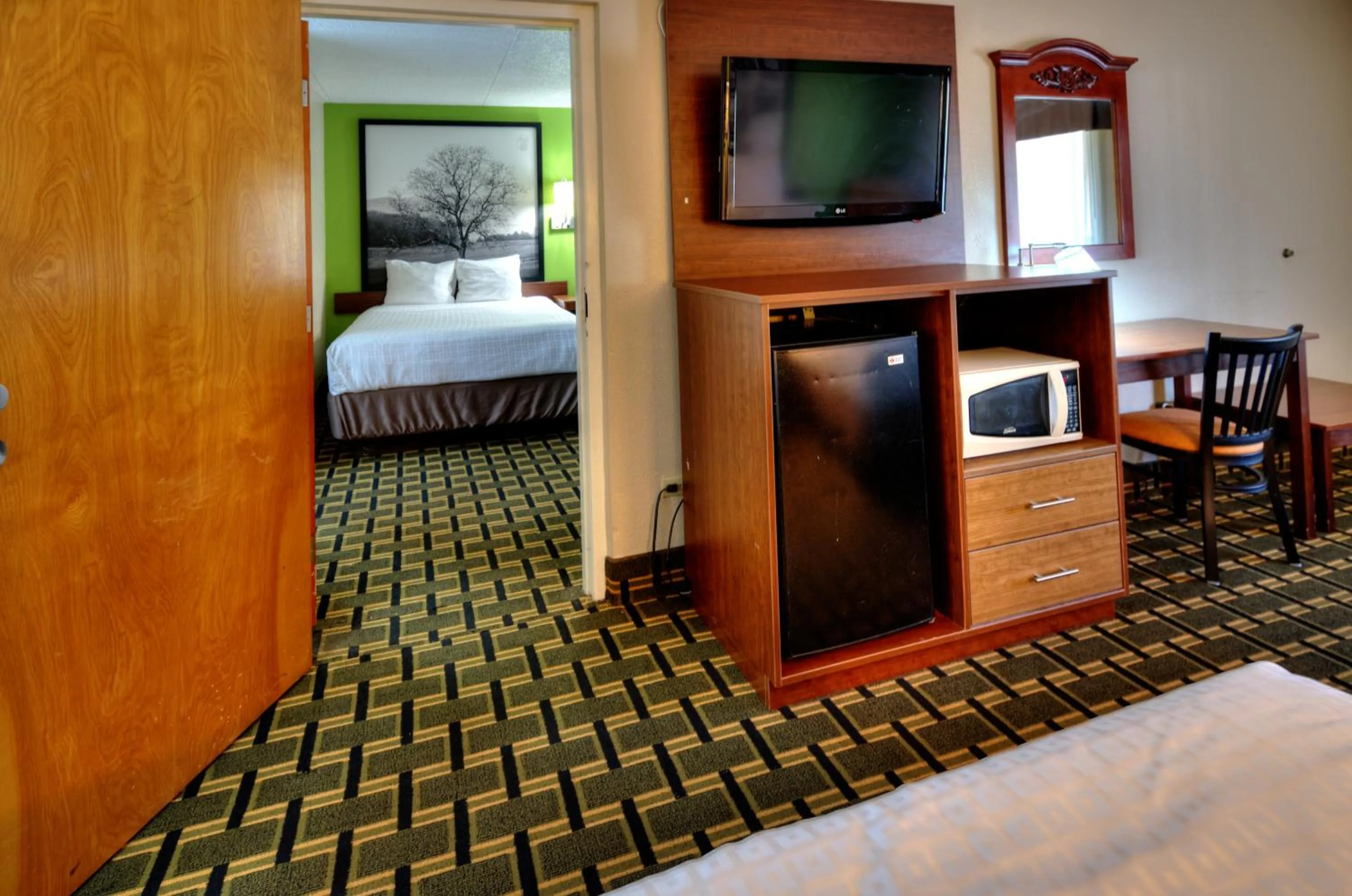 Bedroom, Bed in Super 8 by Wyndham Knoxville West/Farragut