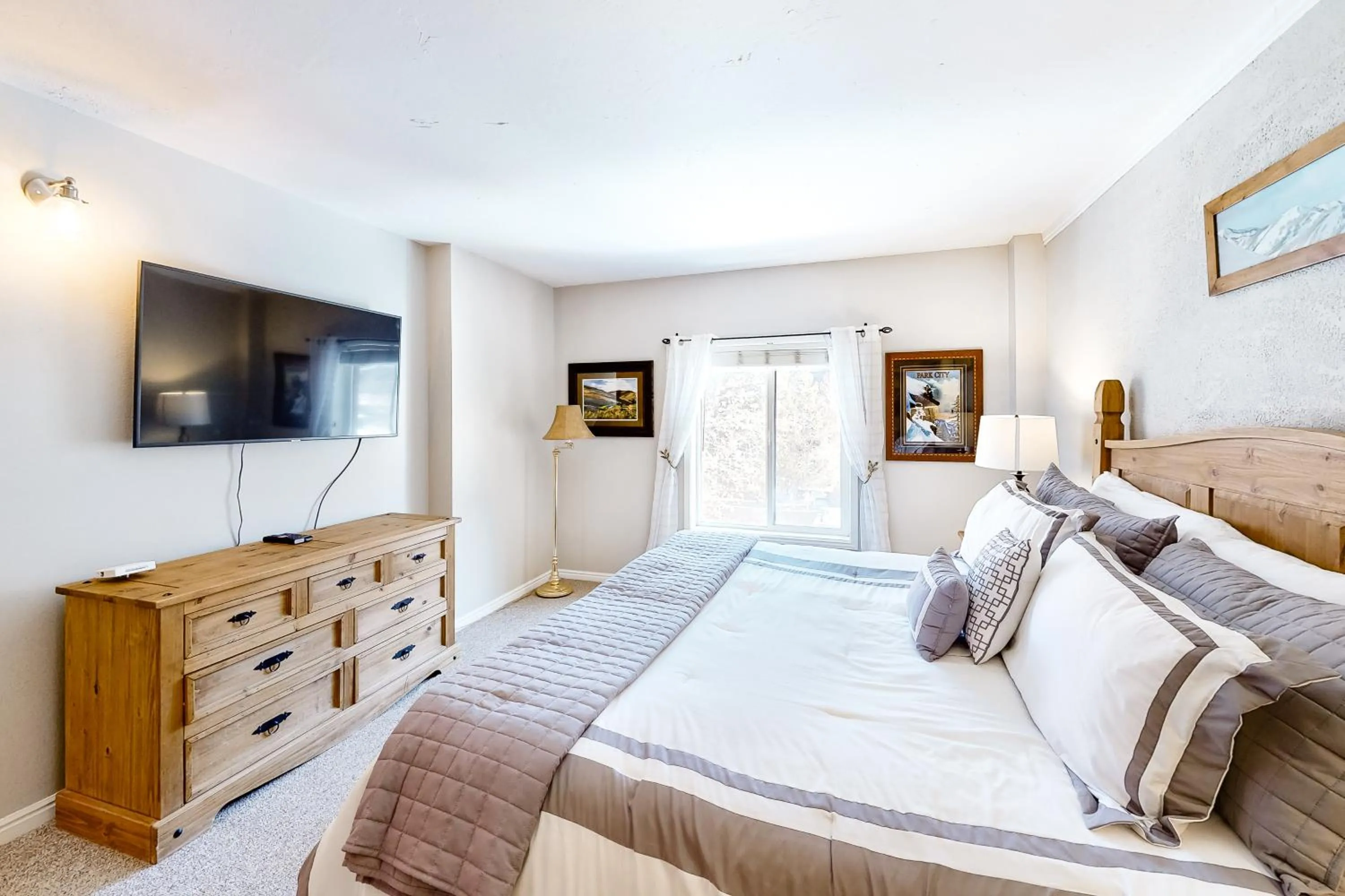 Bed in Park Station Luxury Retreat