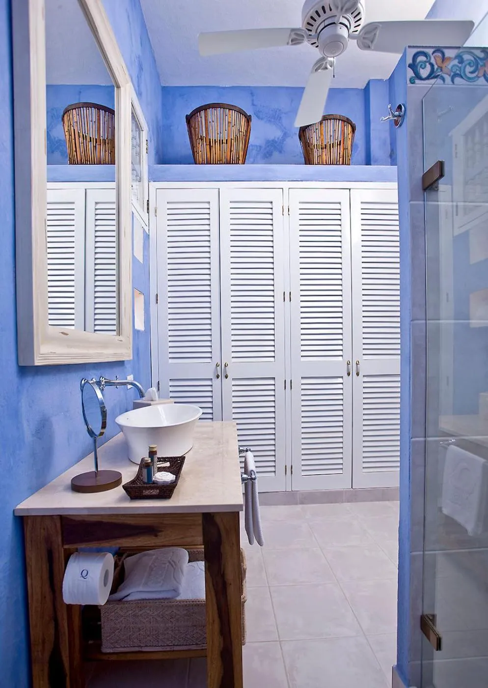 wardrobe in Hotel Casa Quero