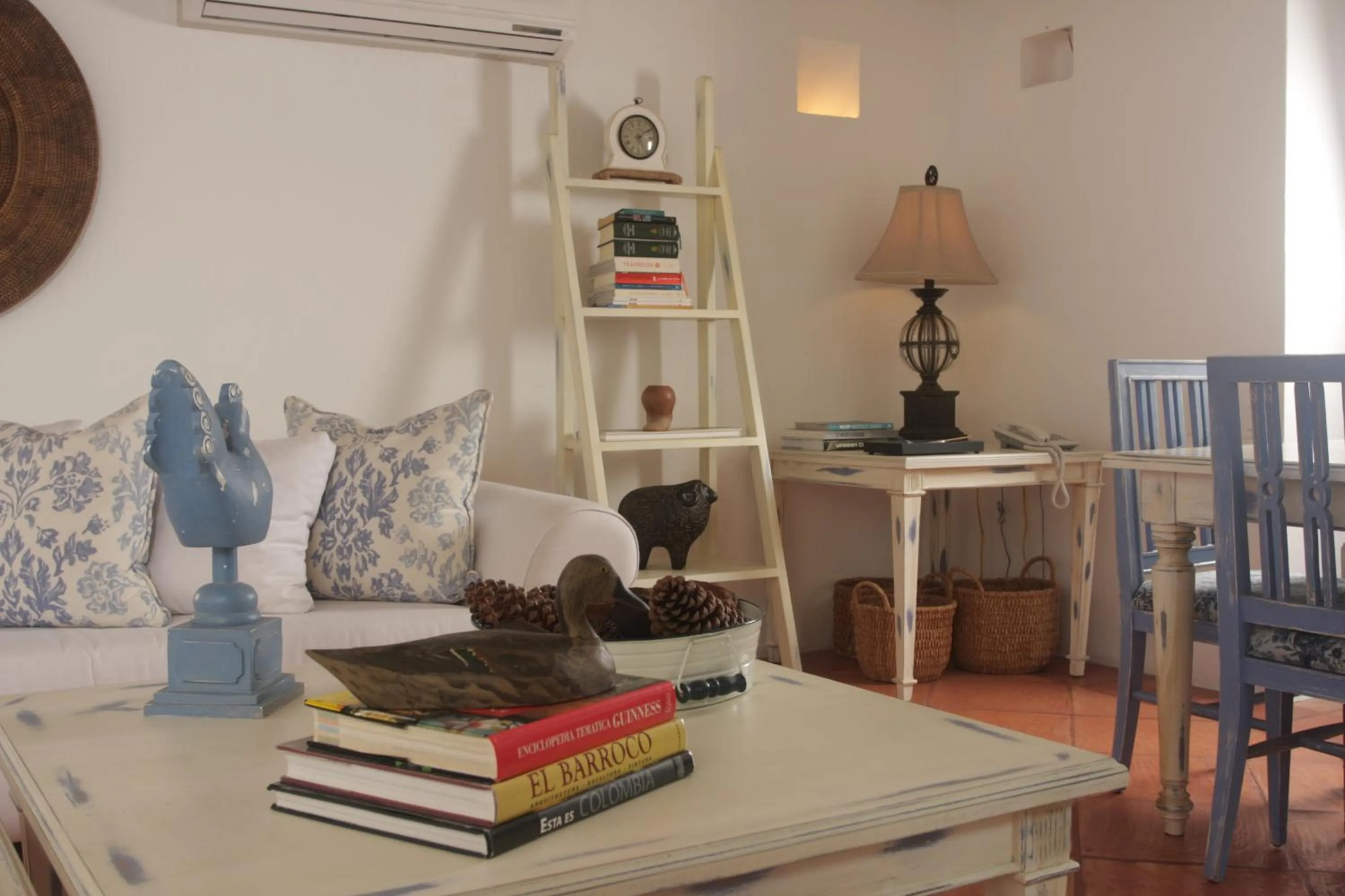 Communal lounge/ TV room in Hotel Casa Quero