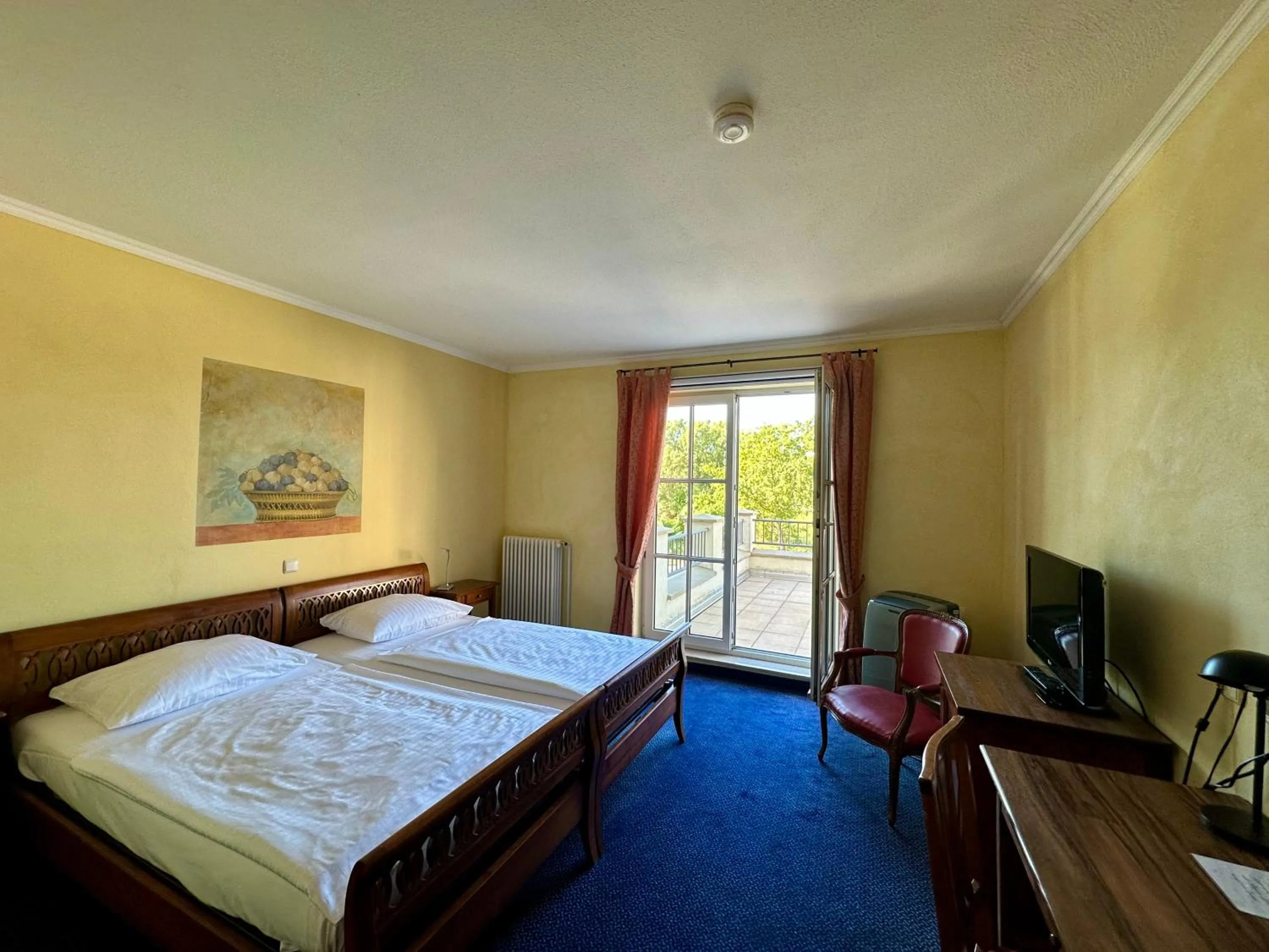 Photo of the whole room, Bed in Hotel Landhaus Milser